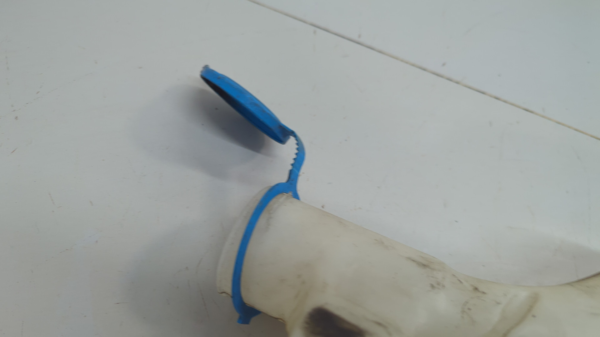 Бачок омывателя лобового стекла