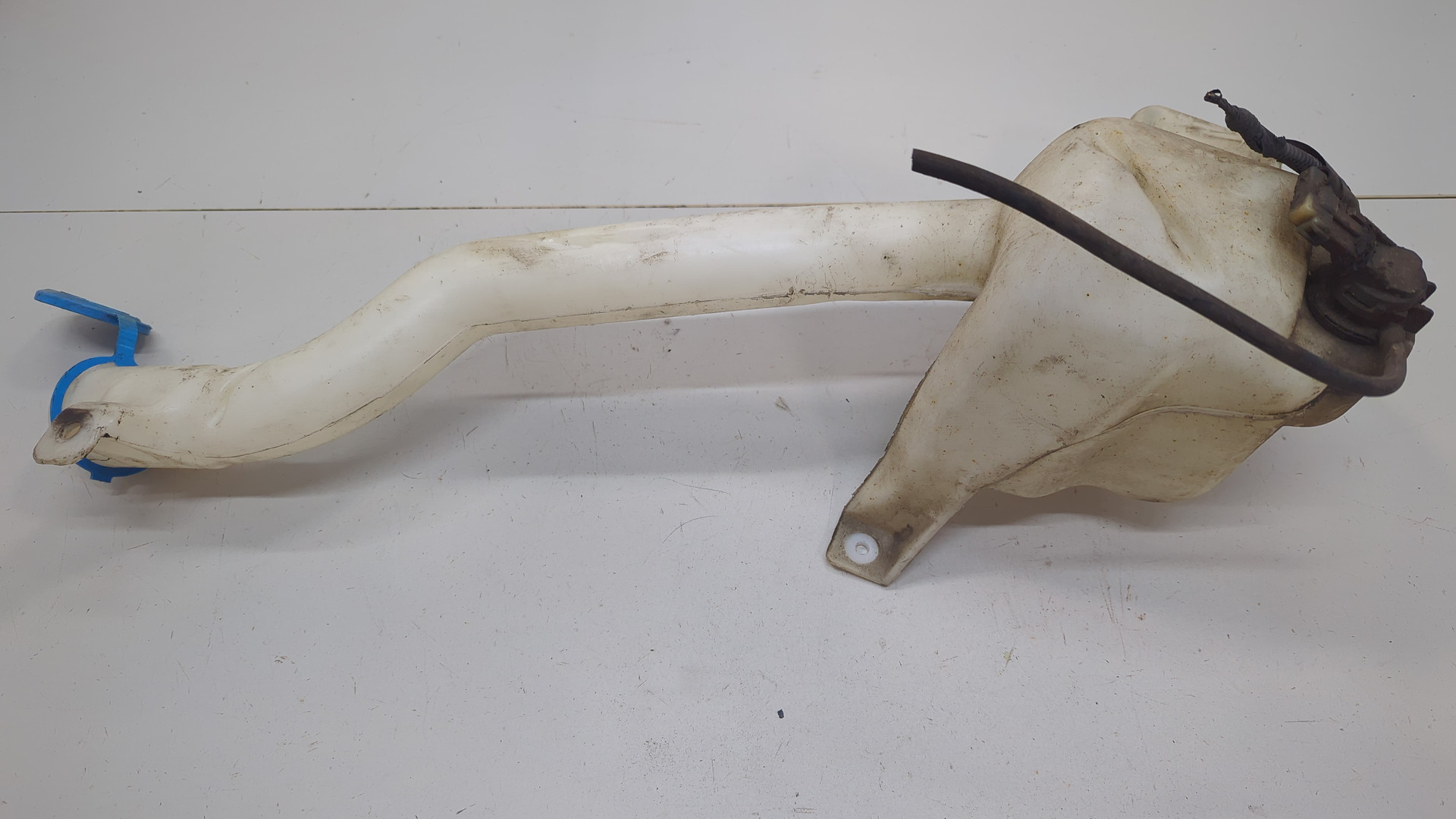 Бачок омывателя лобового стекла