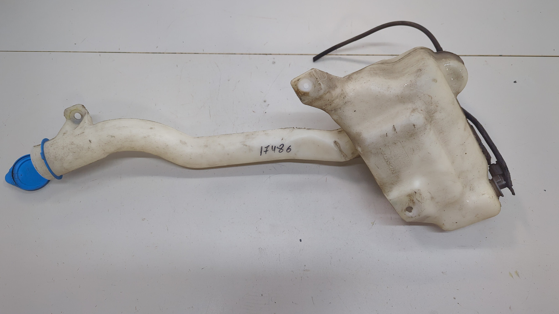 Бачок омывателя лобового стекла