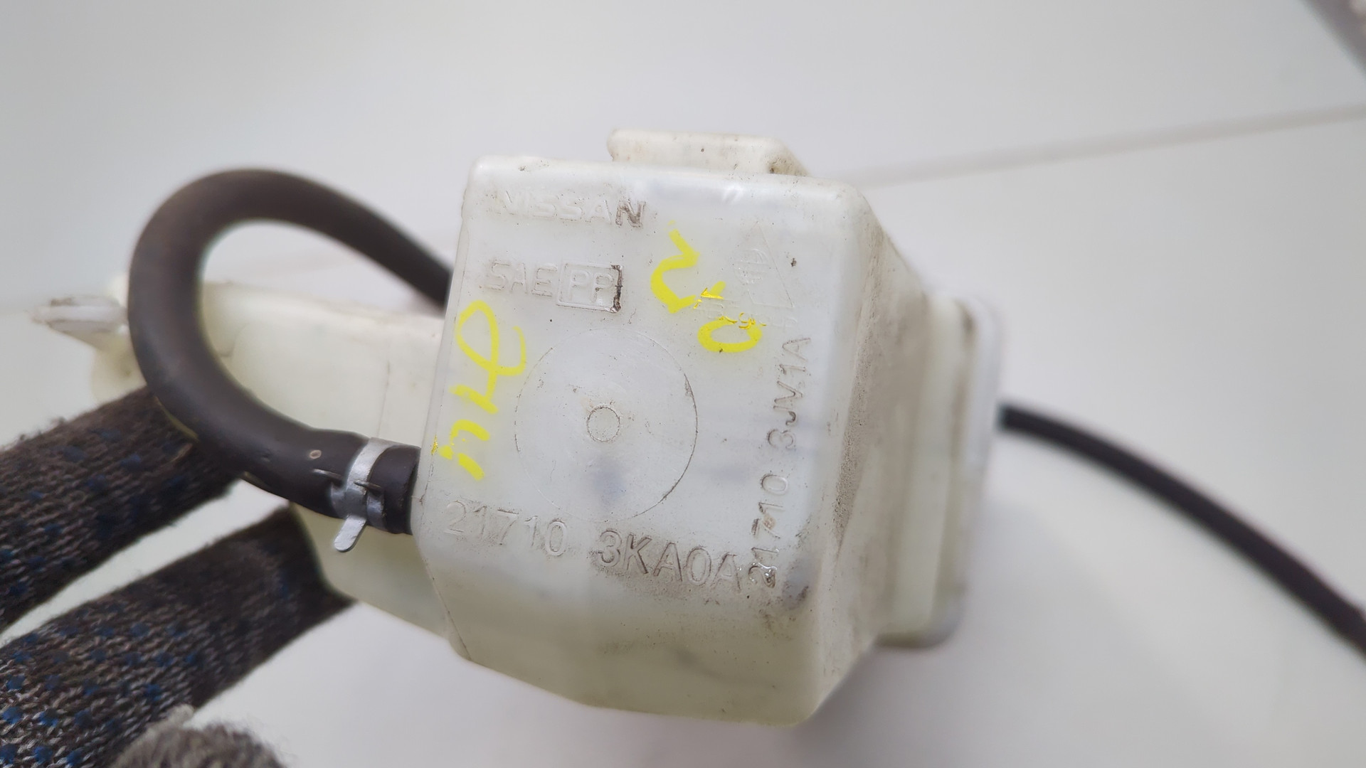 Бачок омывателя лобового стекла