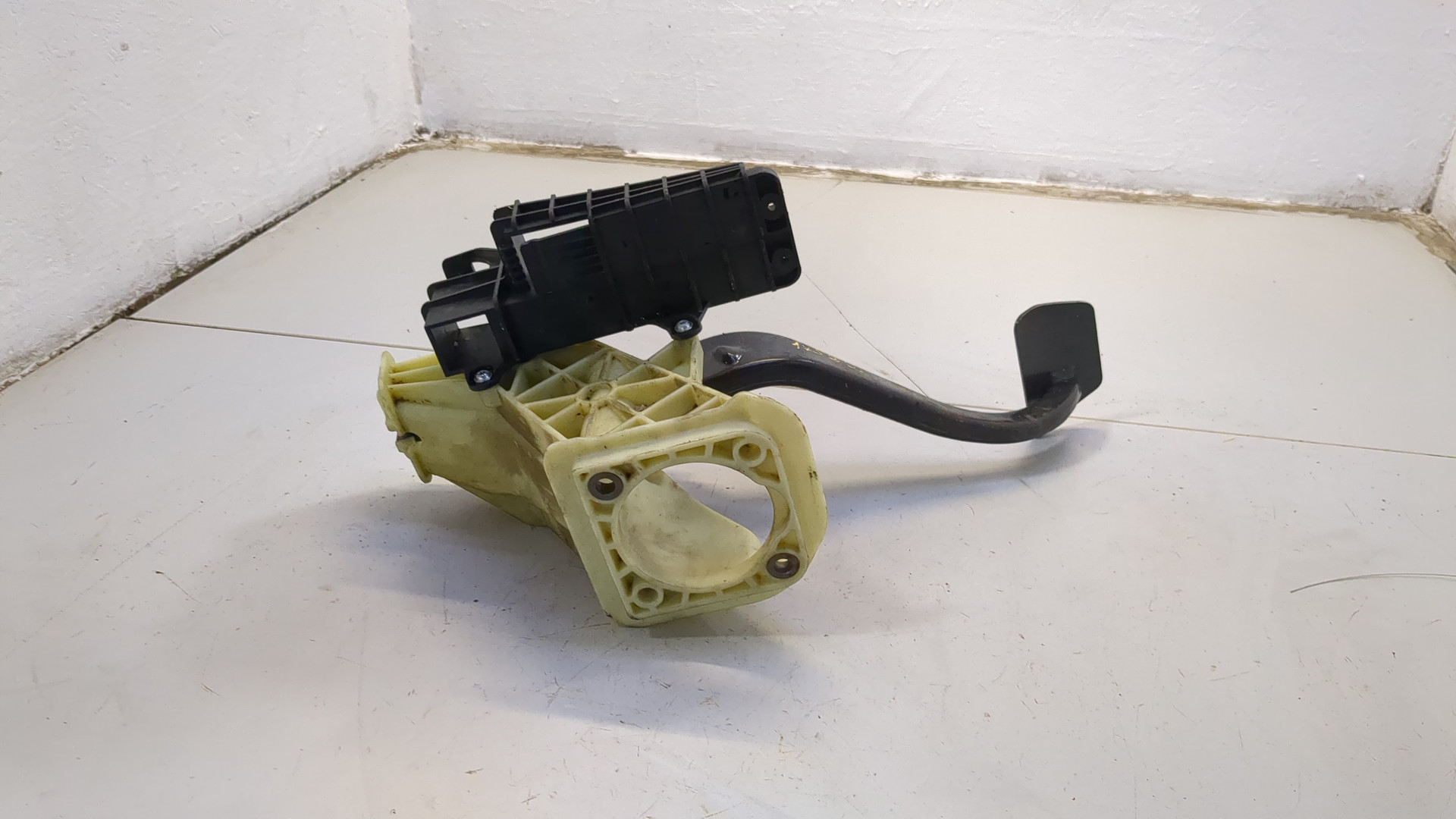 Педаль тормоза