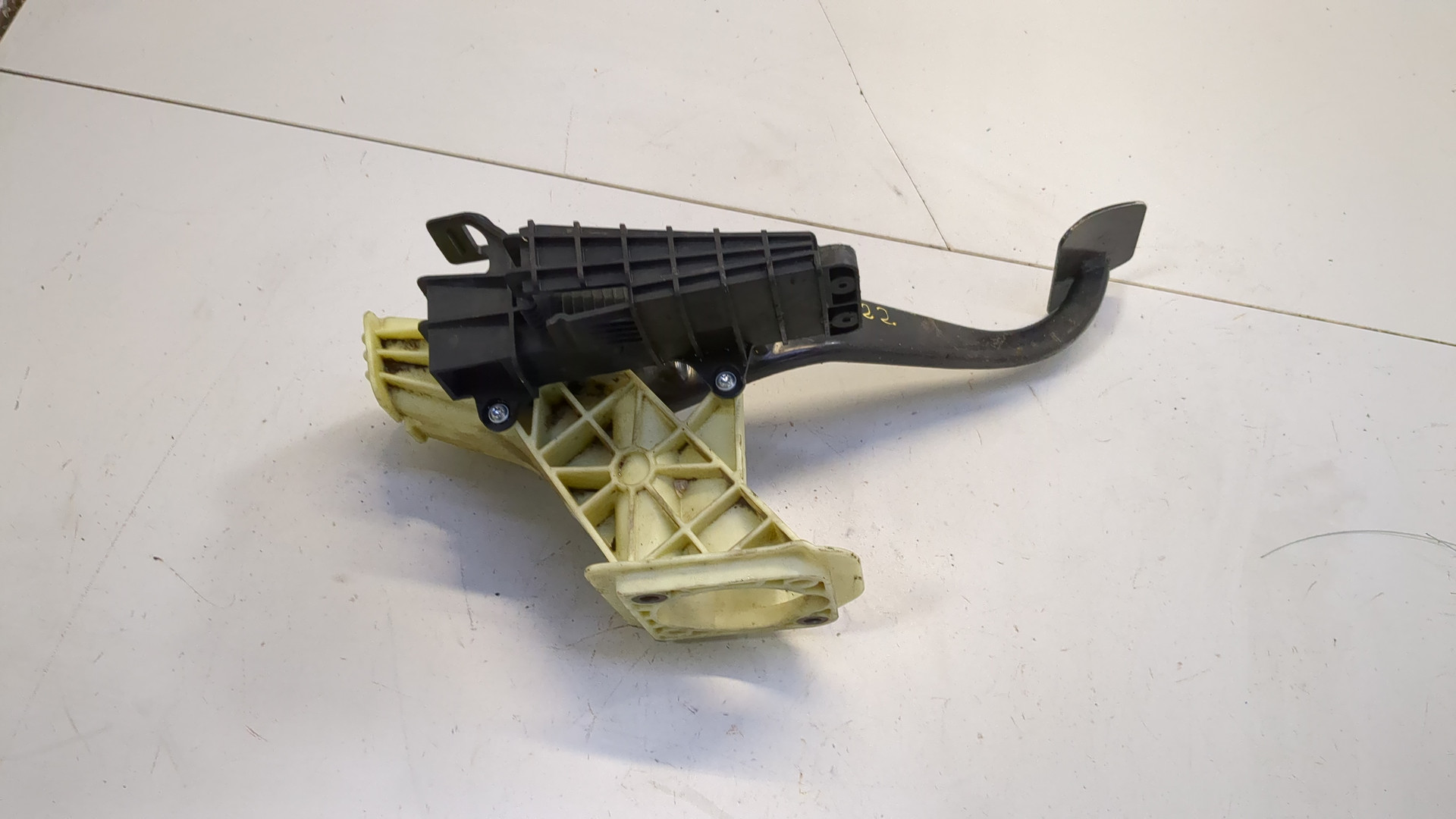 Педаль тормоза