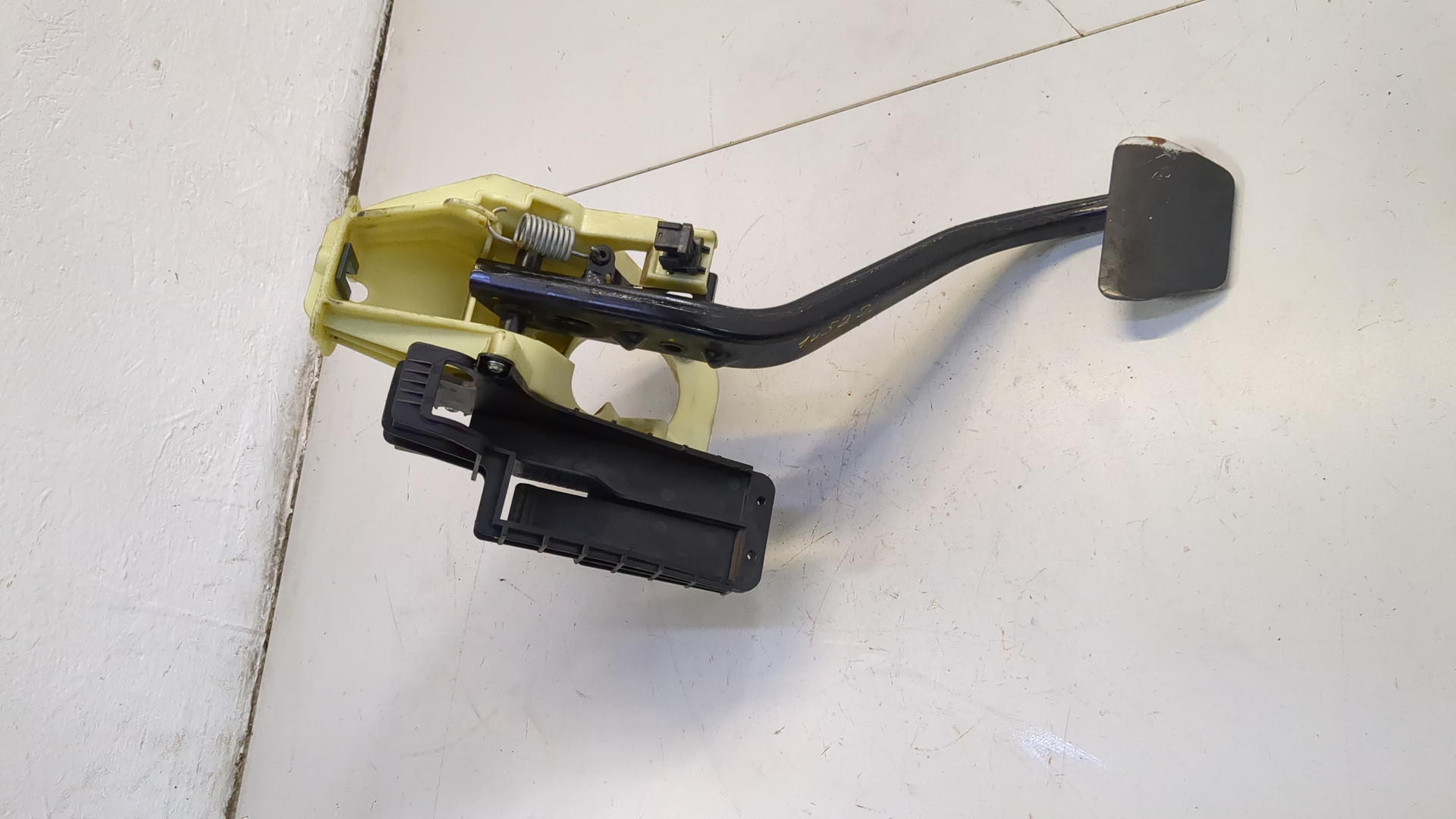 Педаль тормоза