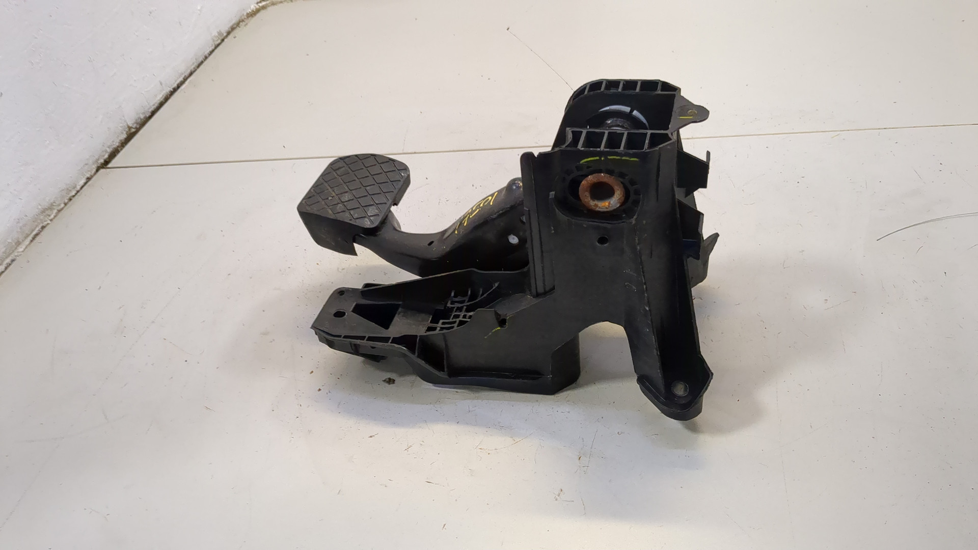 Педаль тормоза