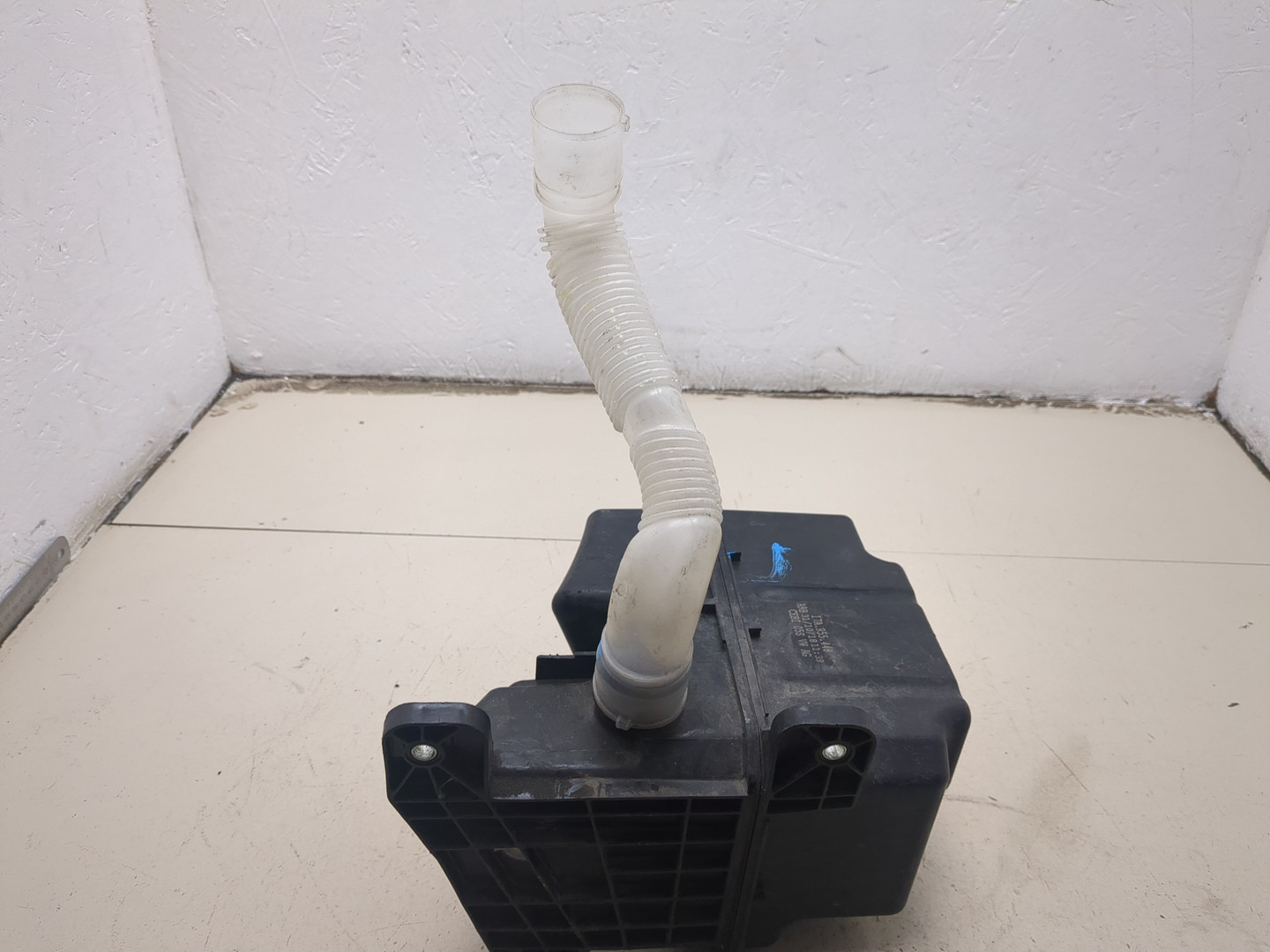 Бачок омывателя лобового стекла