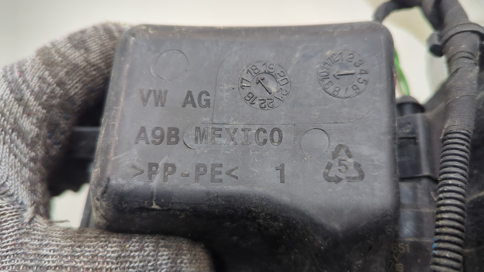 Бачок омывателя лобового стекла