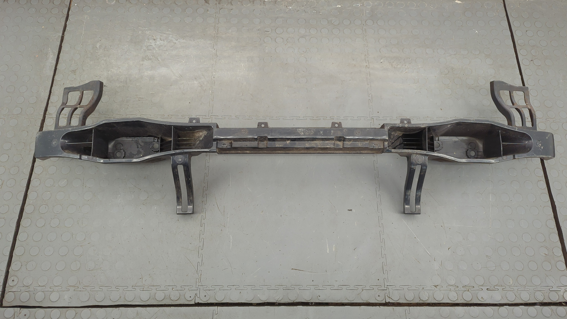 Усилитель заднего бампера