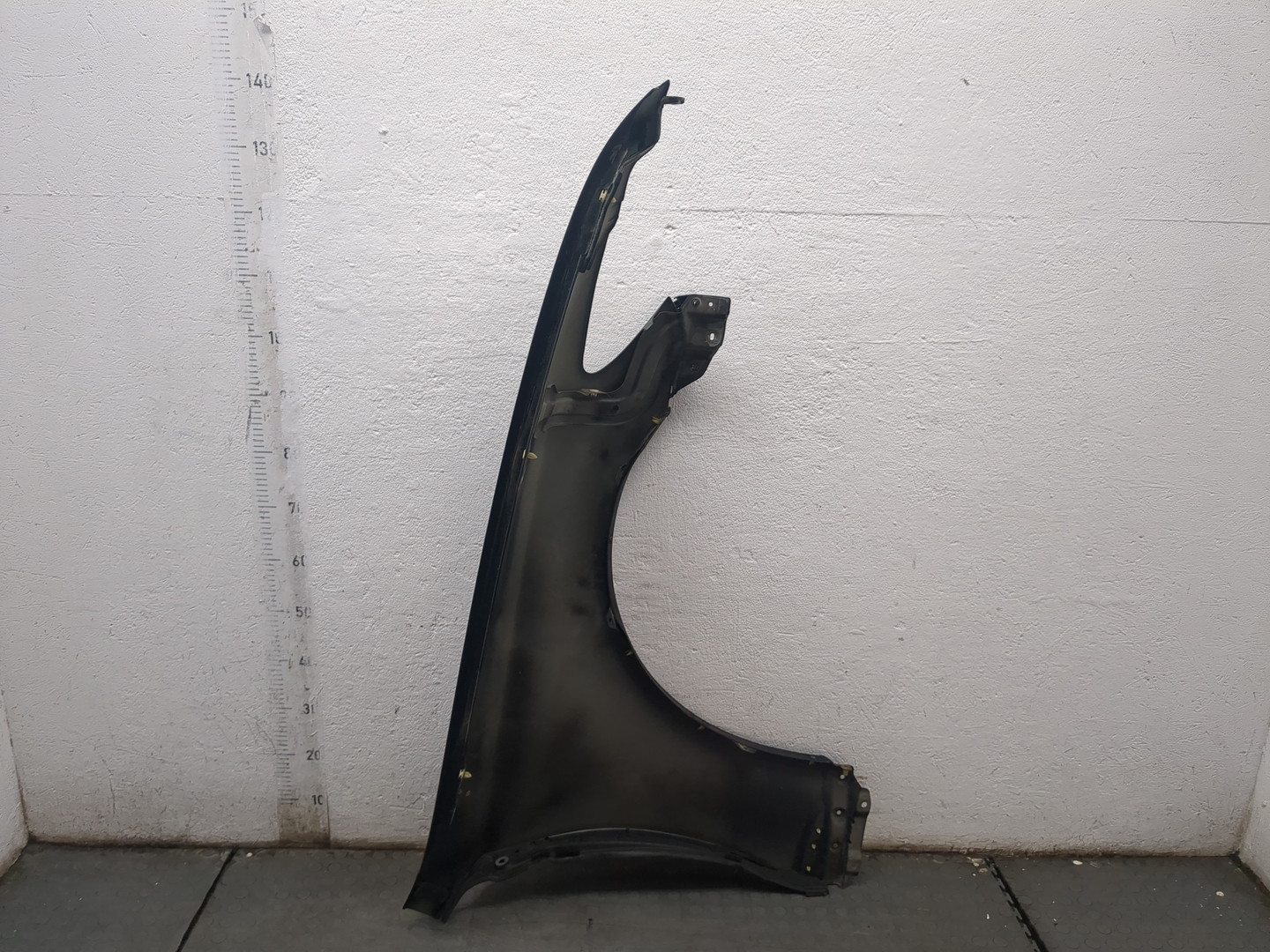 Крыло переднее левое