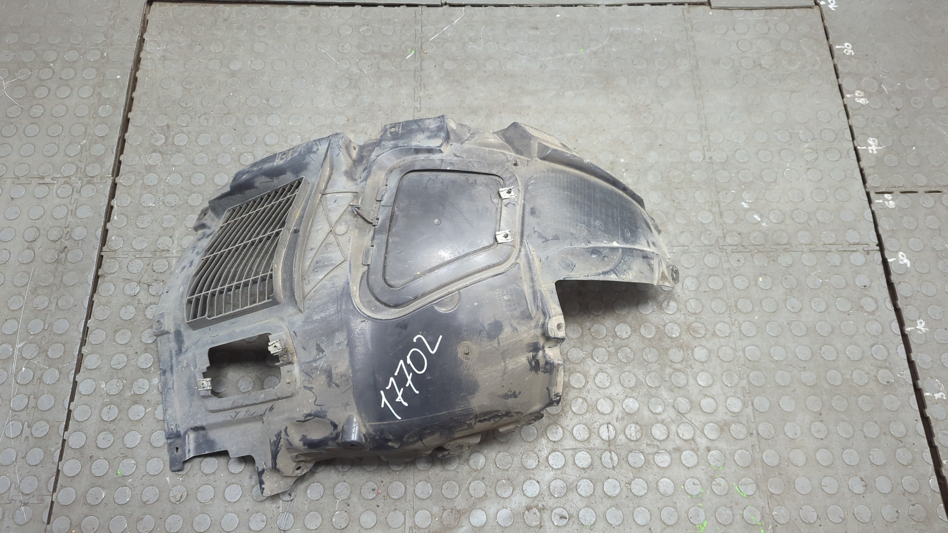 Локер передний правый