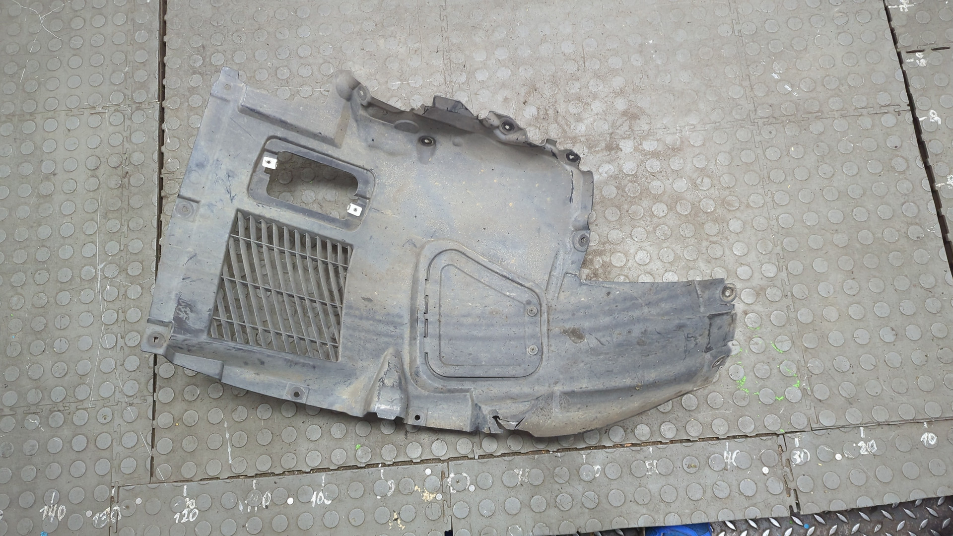 Локер передний правый