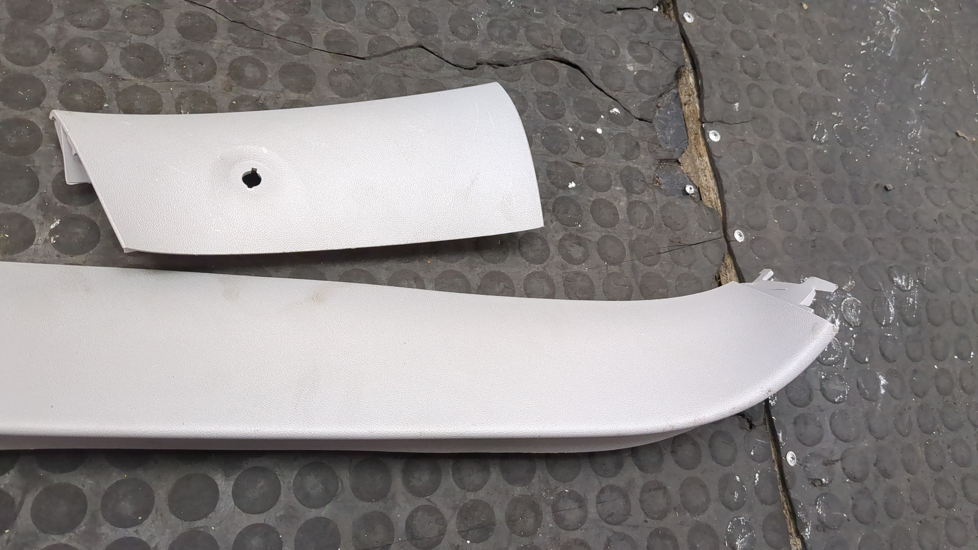 Обшивка двери багажника