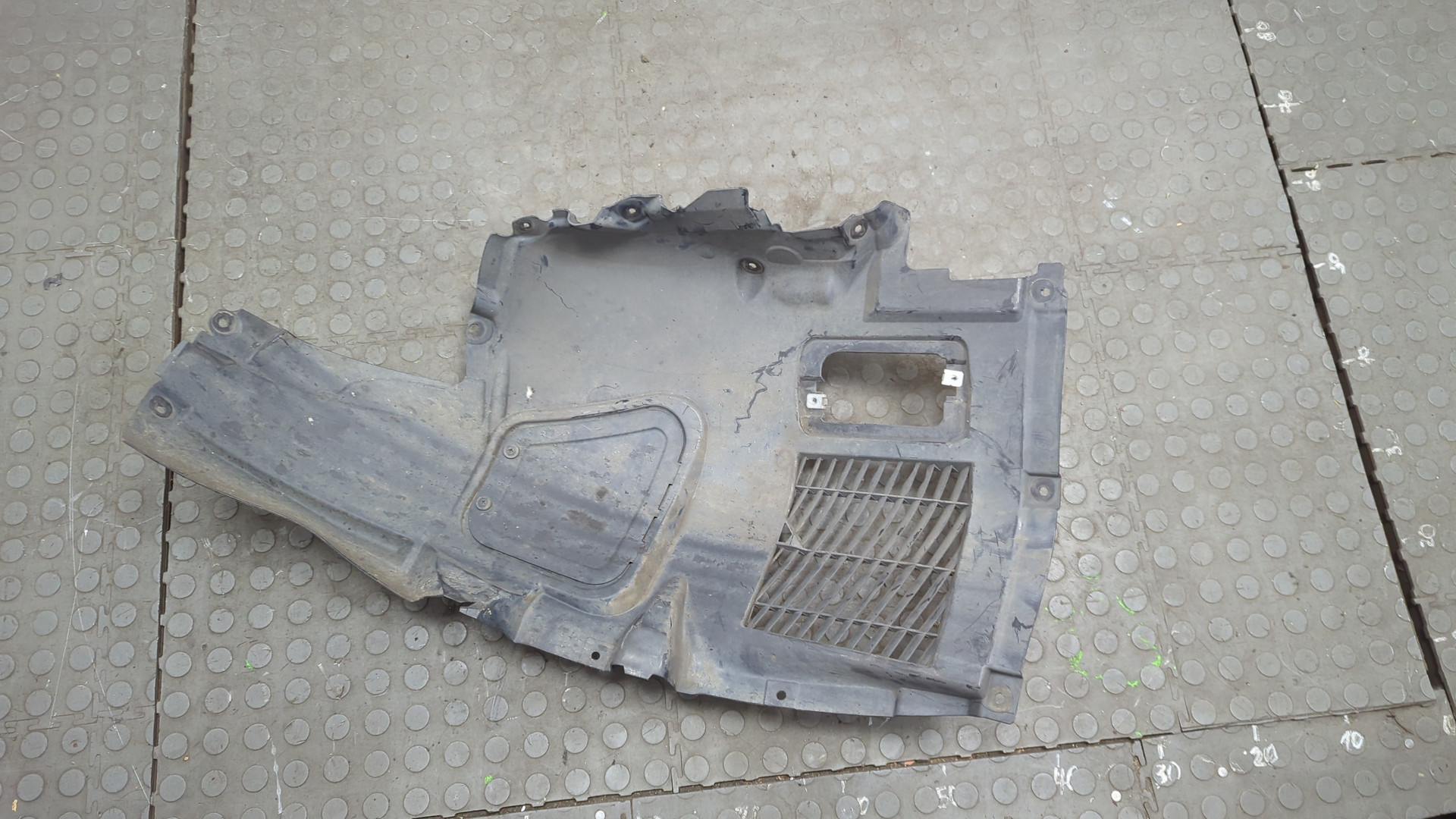 Локер передний левый