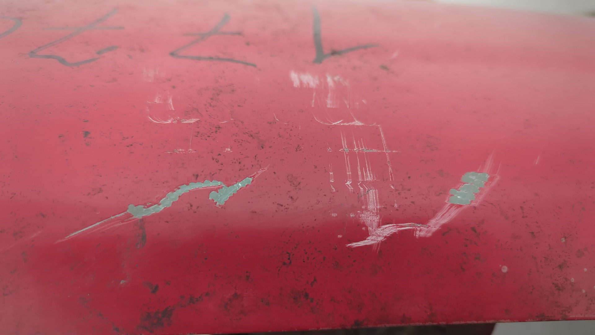 Крыло переднее правое