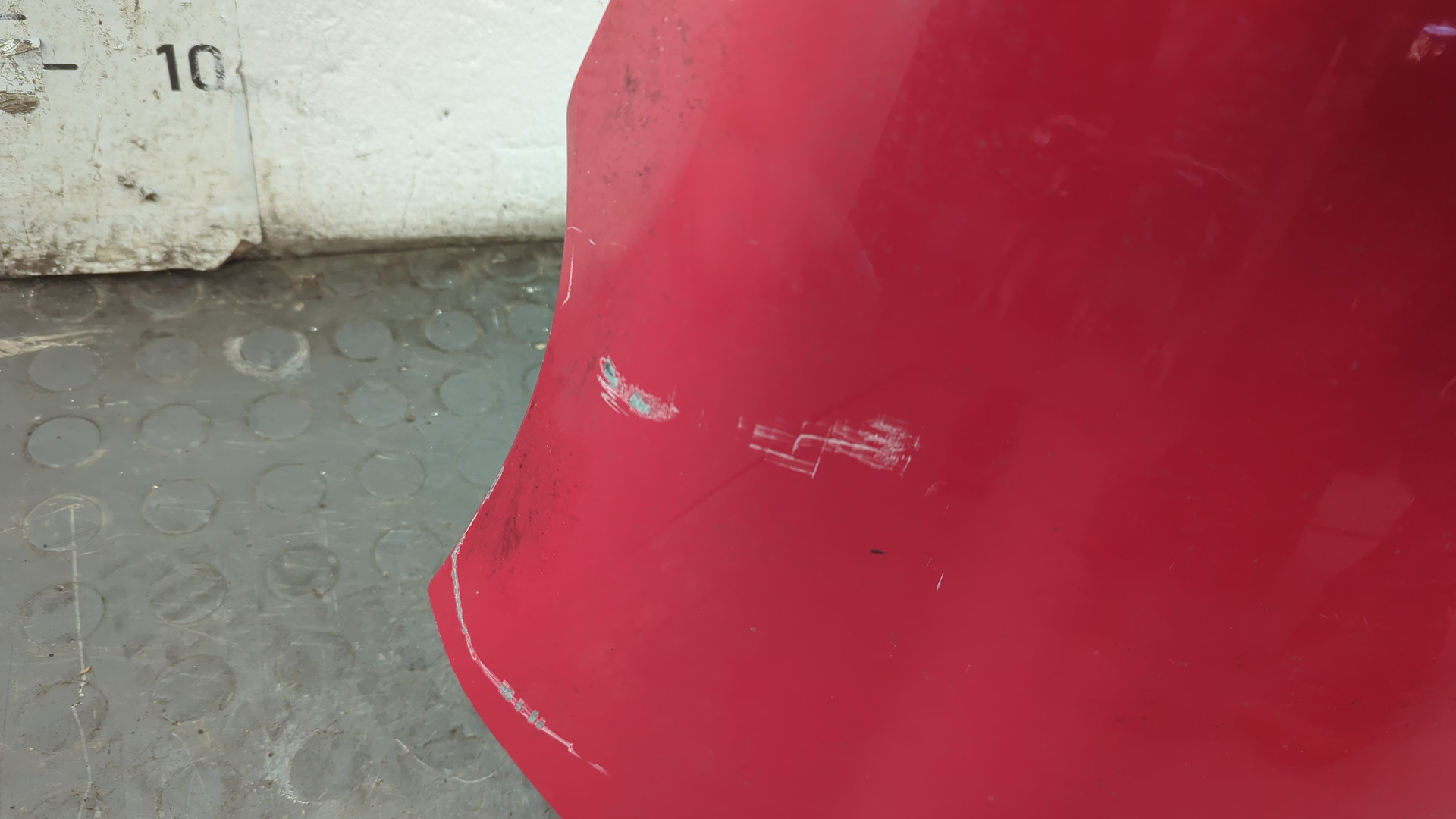 Крыло переднее правое