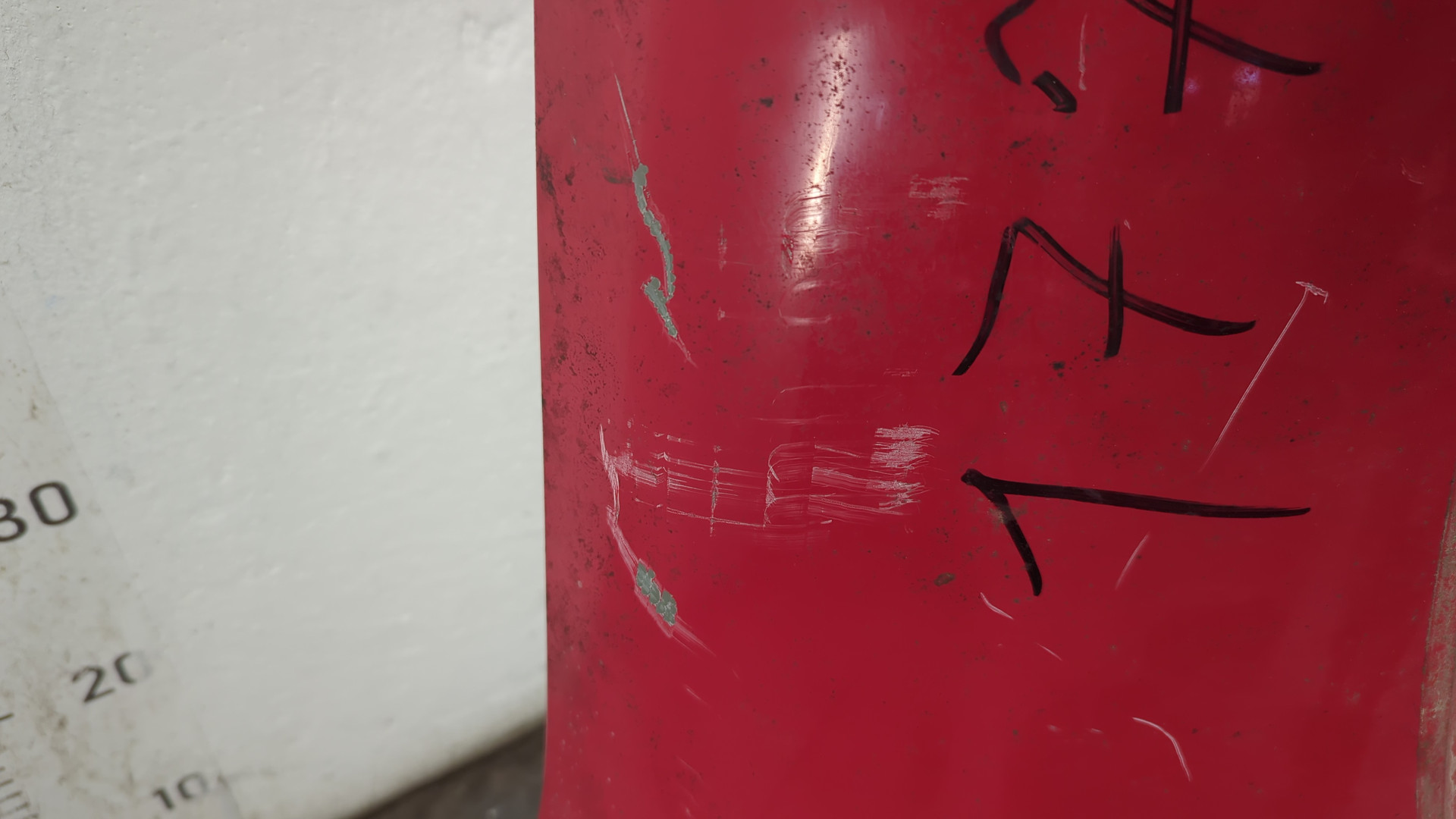 Крыло переднее правое