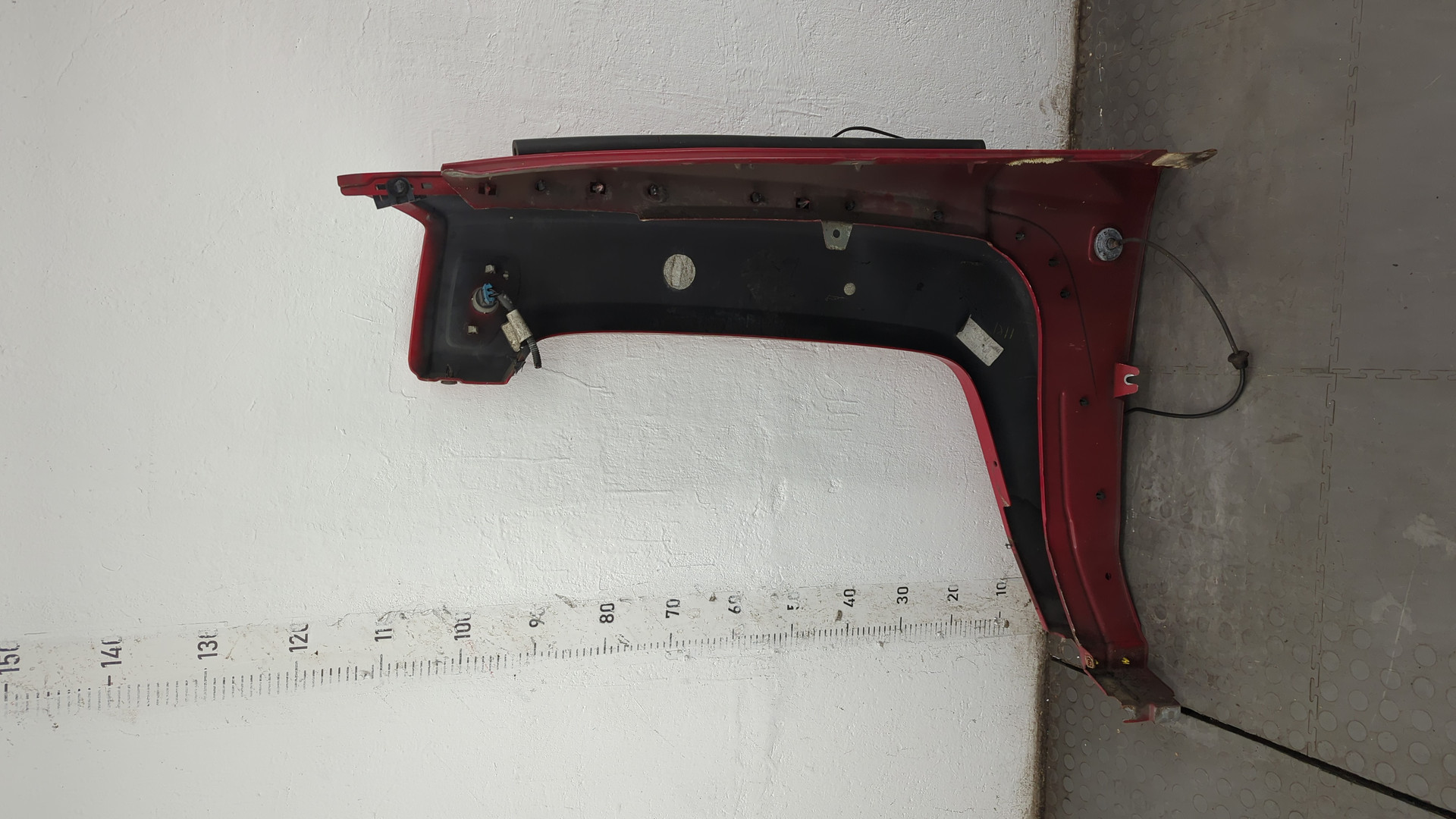 Крыло переднее правое