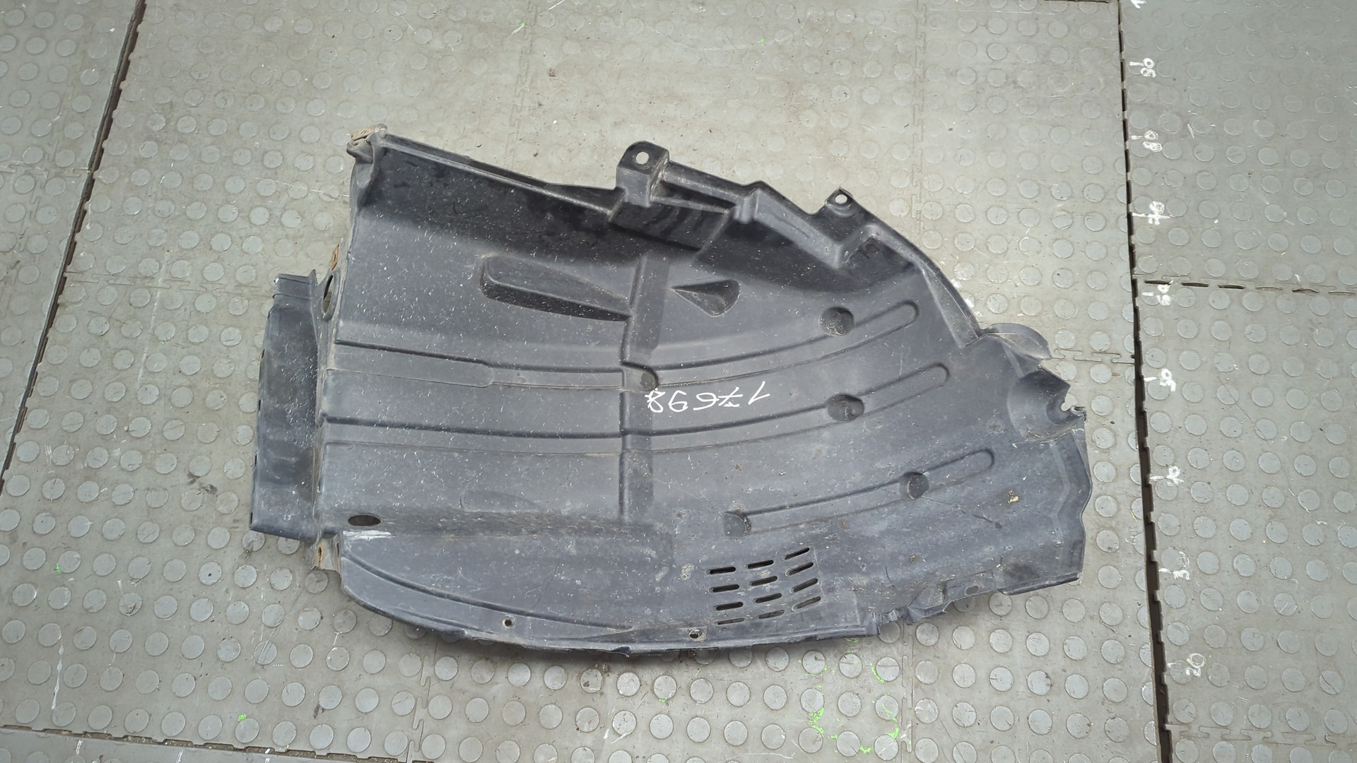 Локер передний правый