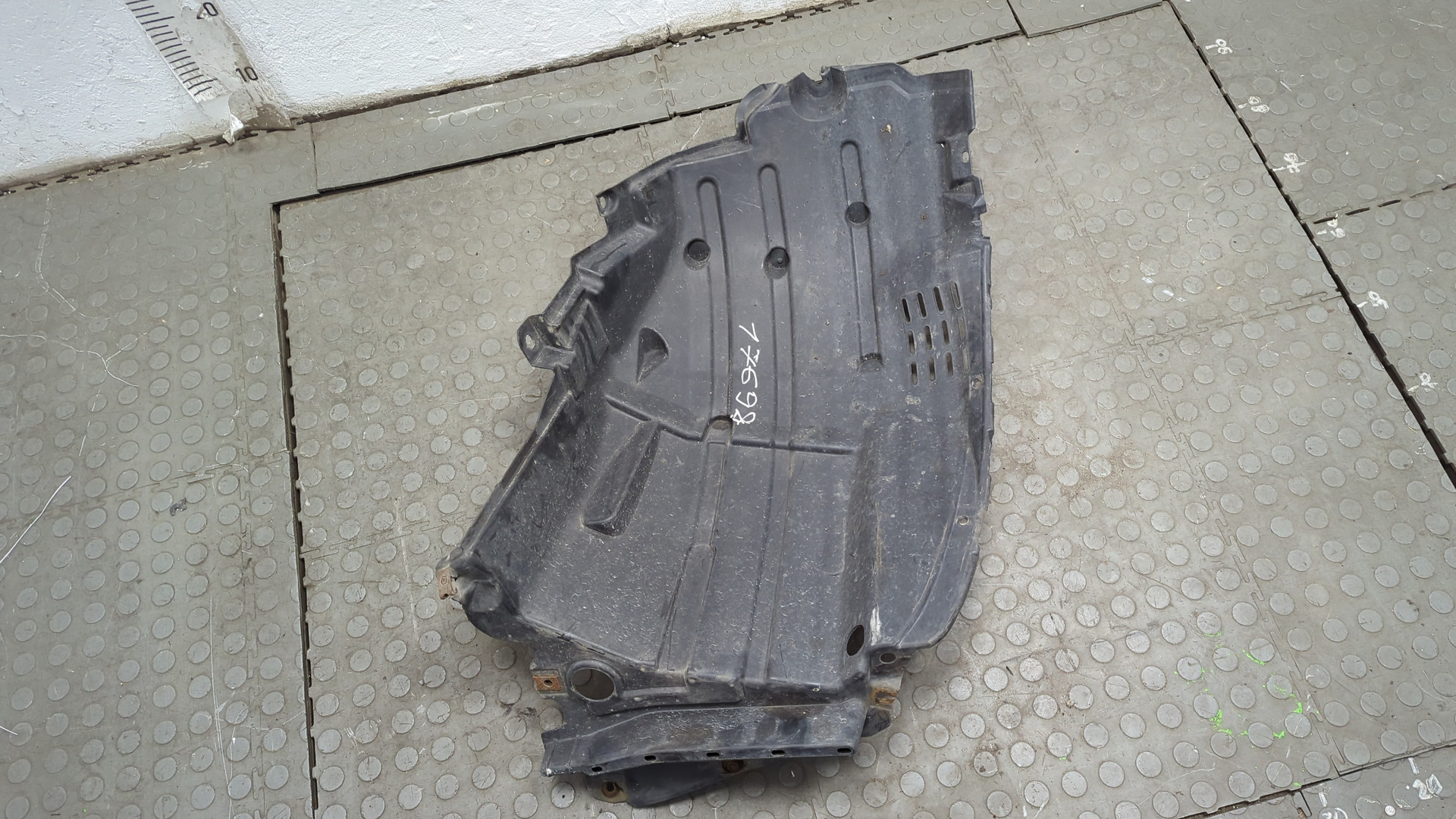 Локер передний правый