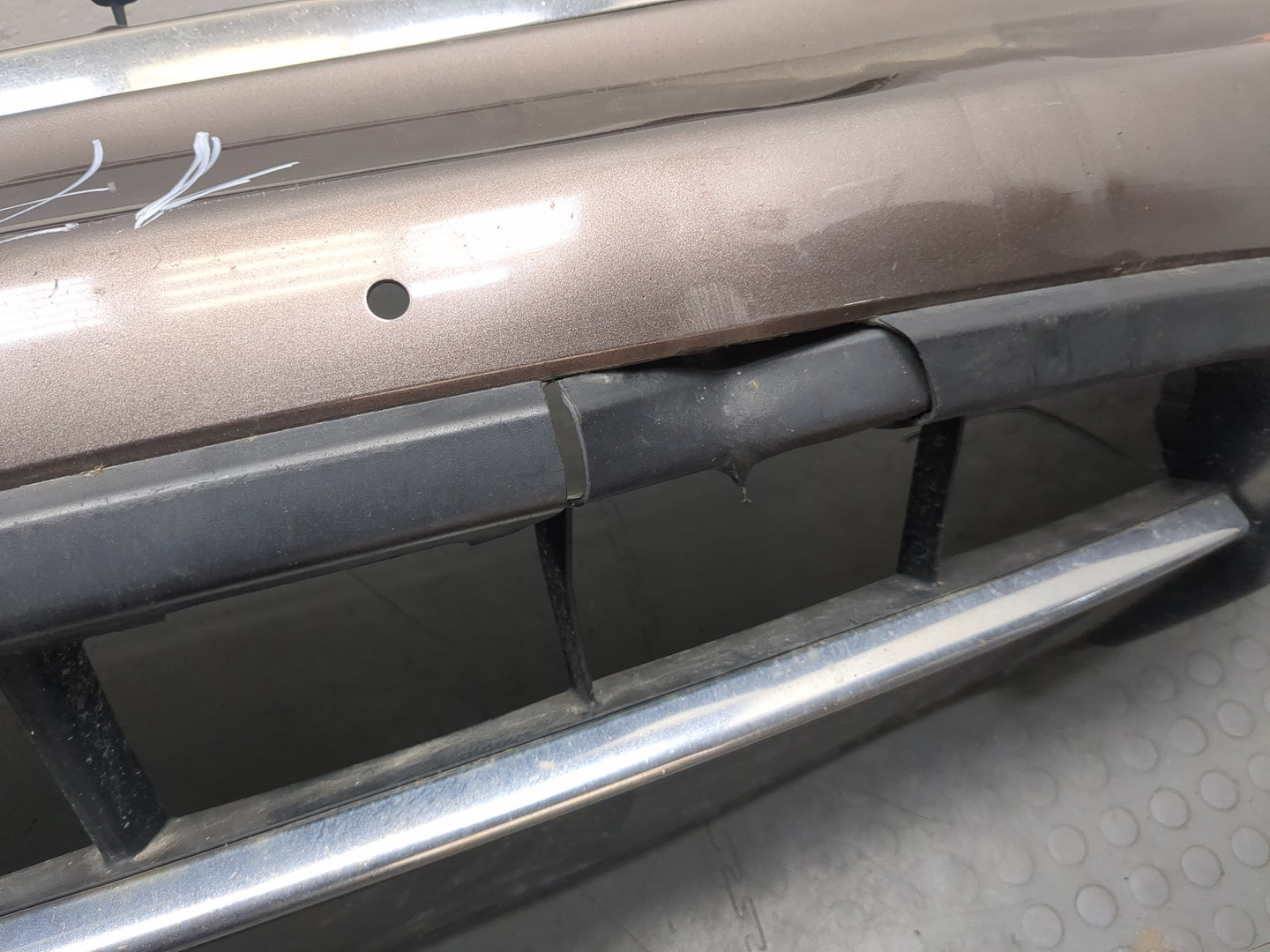 Бампер передний