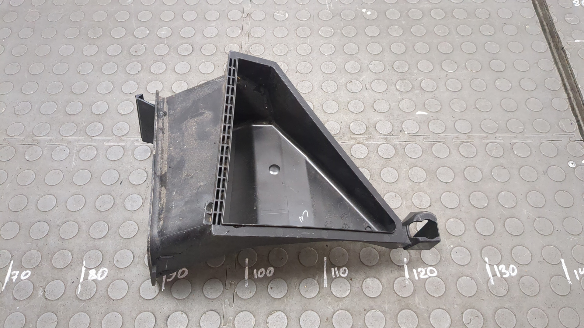 Корпус салонного фильтра