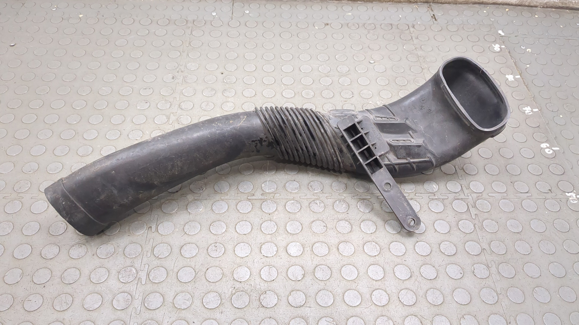 Патрубок воздушного фильтра