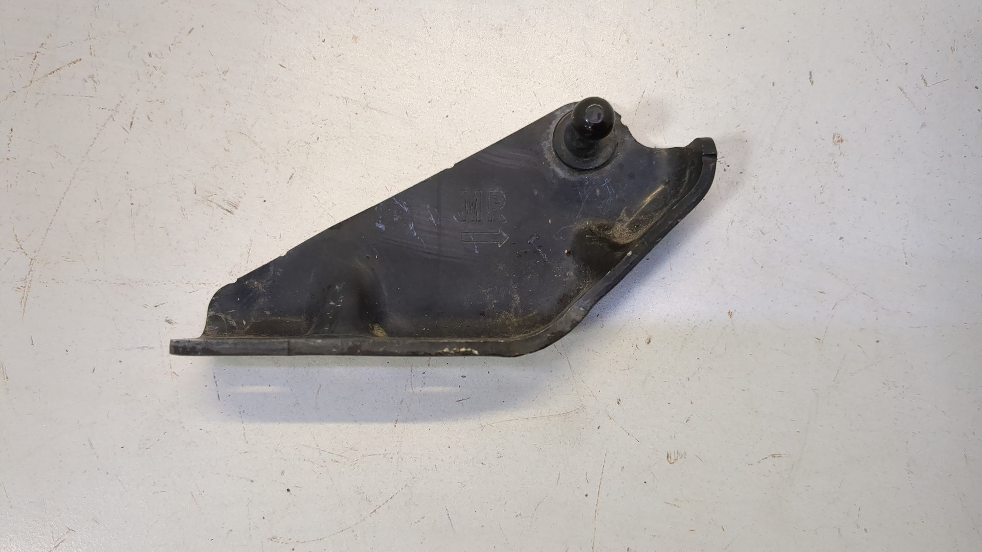 Кронштейн крышки багажника