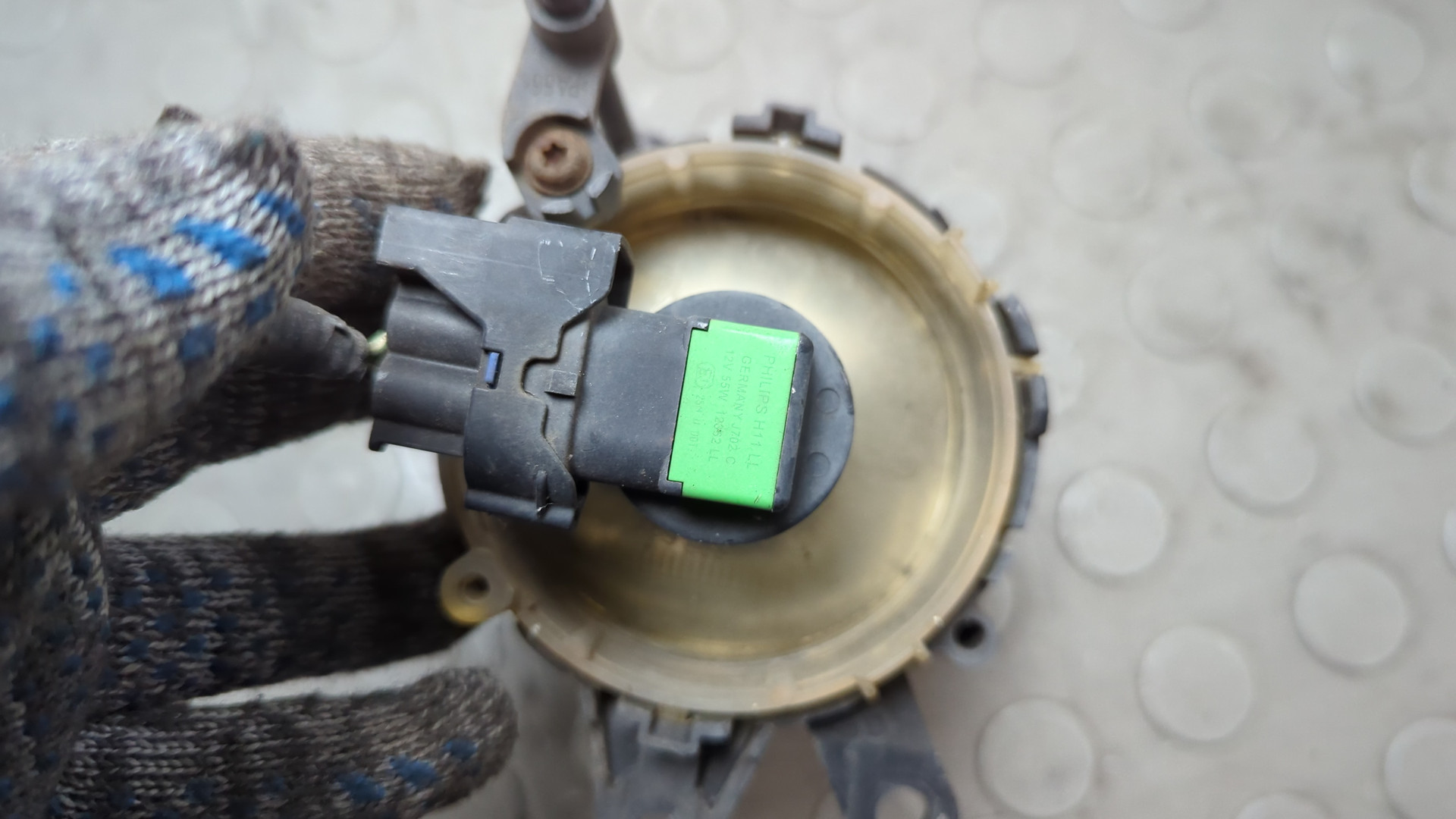 Фара противотуманная правая