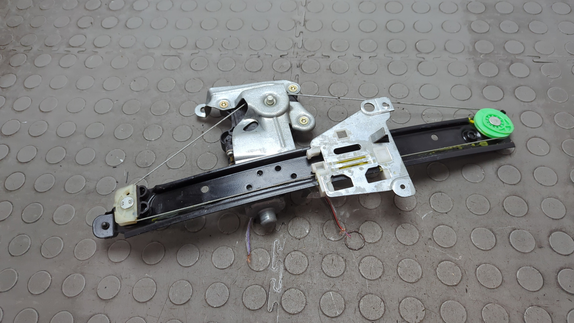 Стеклоподъемник электр. задний правый