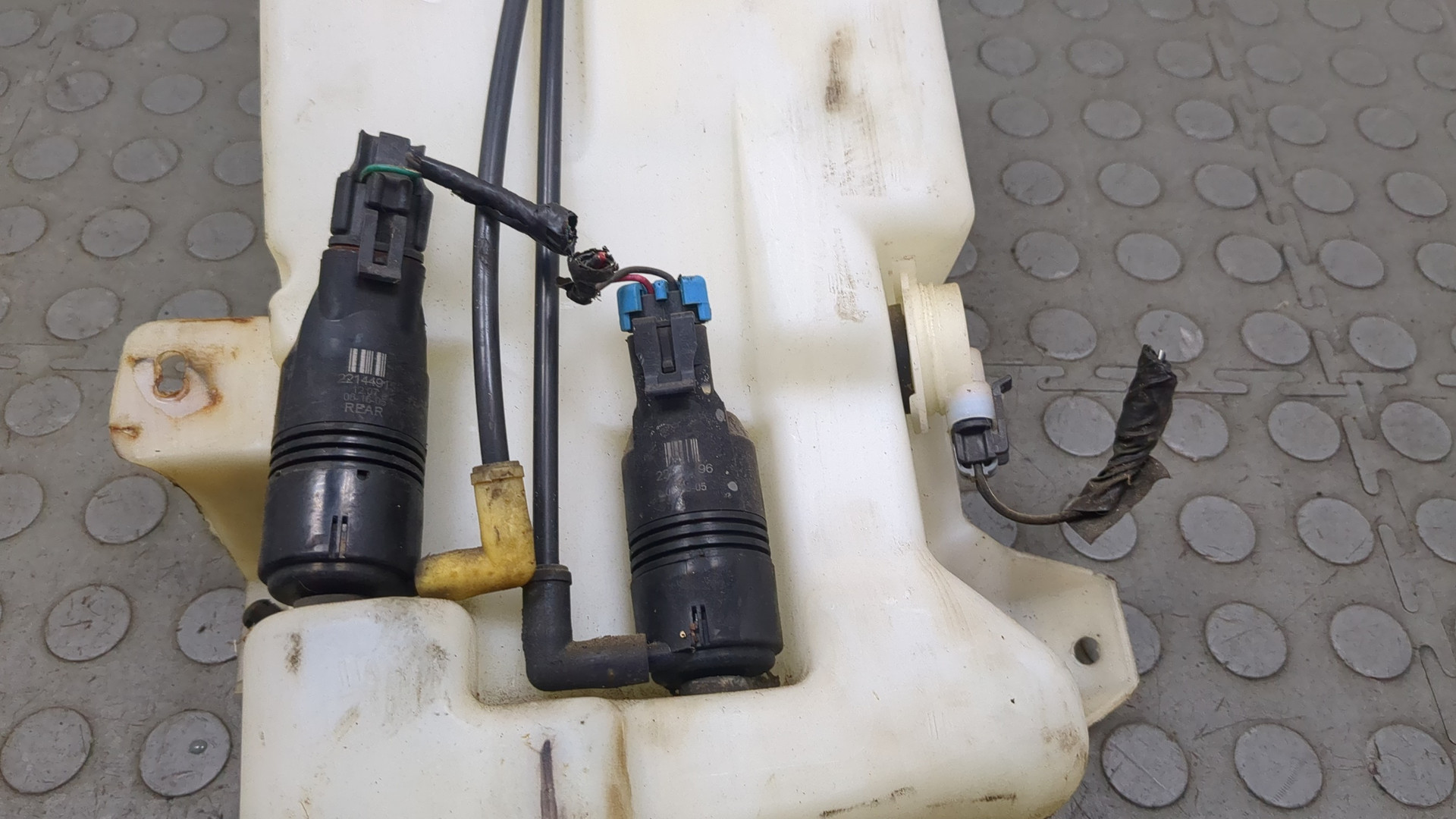 Бачок омывателя лобового стекла