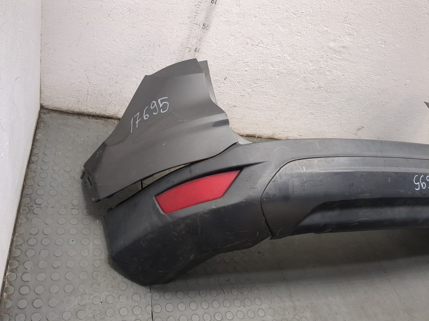 Бампер задний