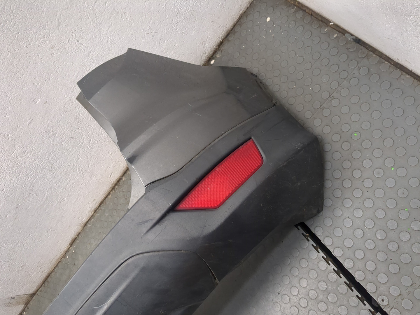 Бампер задний