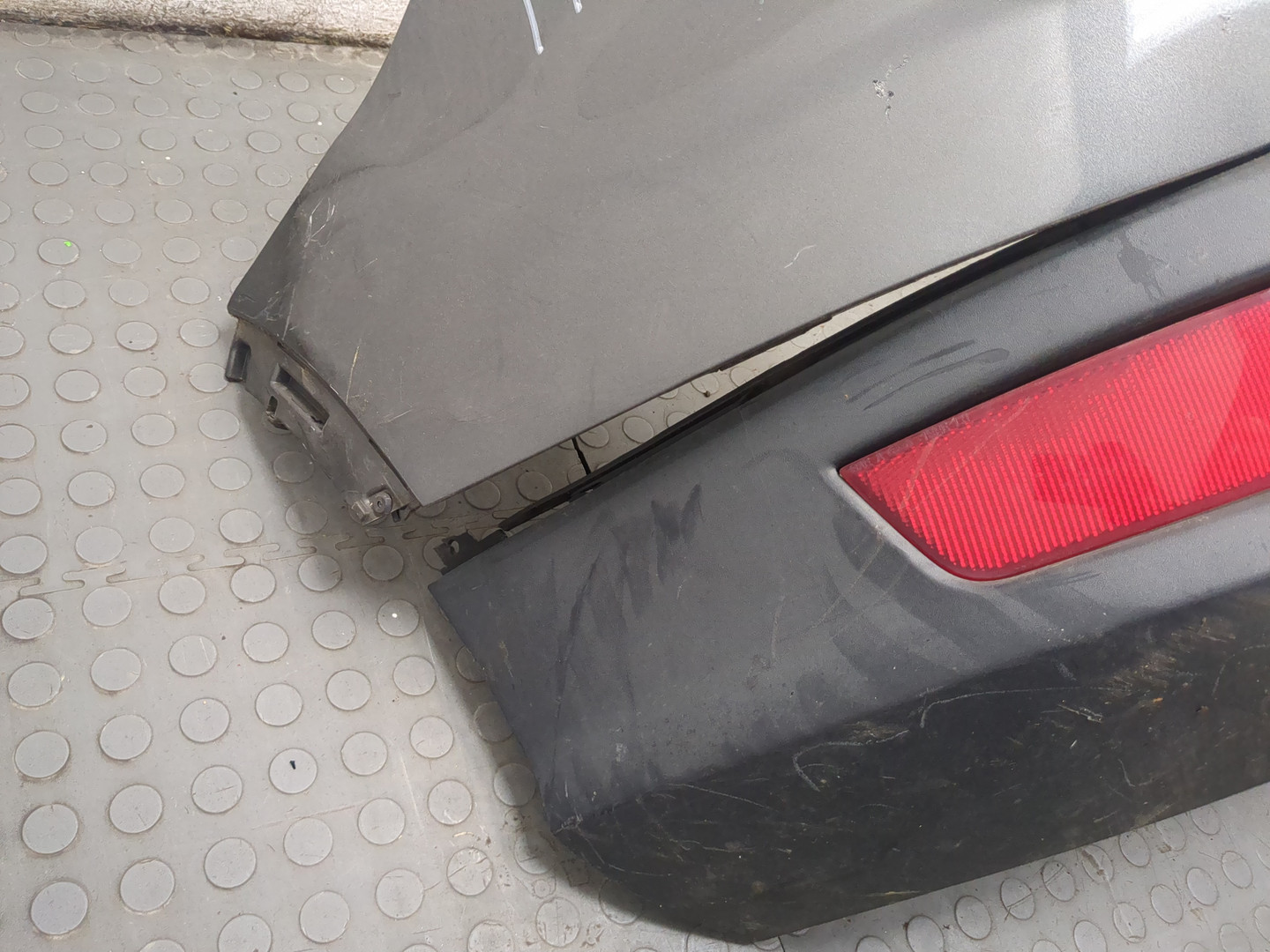 Бампер задний