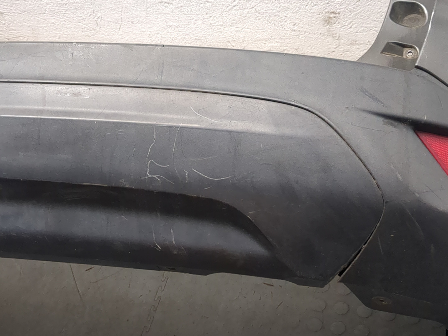 Бампер задний