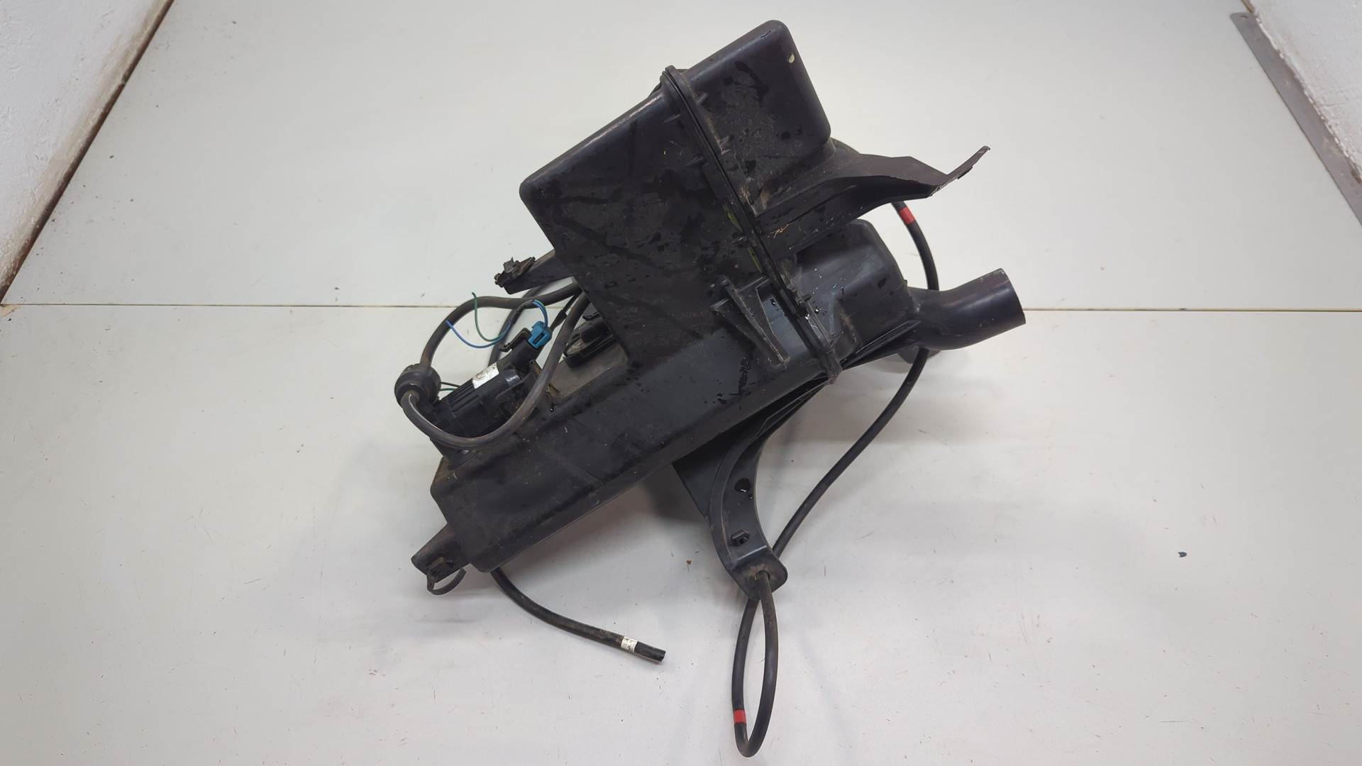 Бачок омывателя лобового стекла