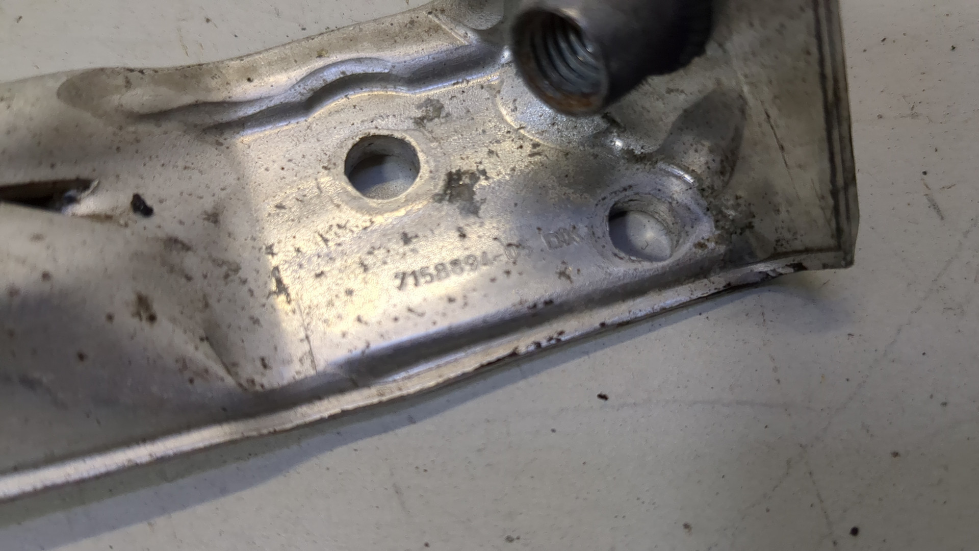 Кронштейн усилителя переднего бампера