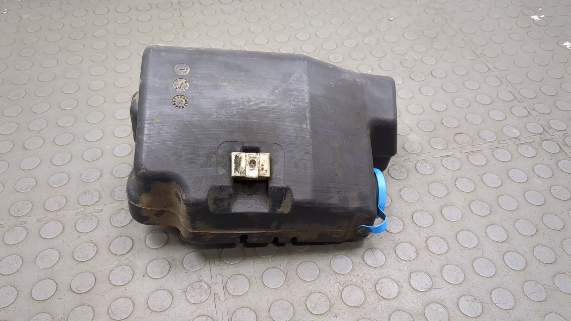 Бачок омывателя лобового стекла