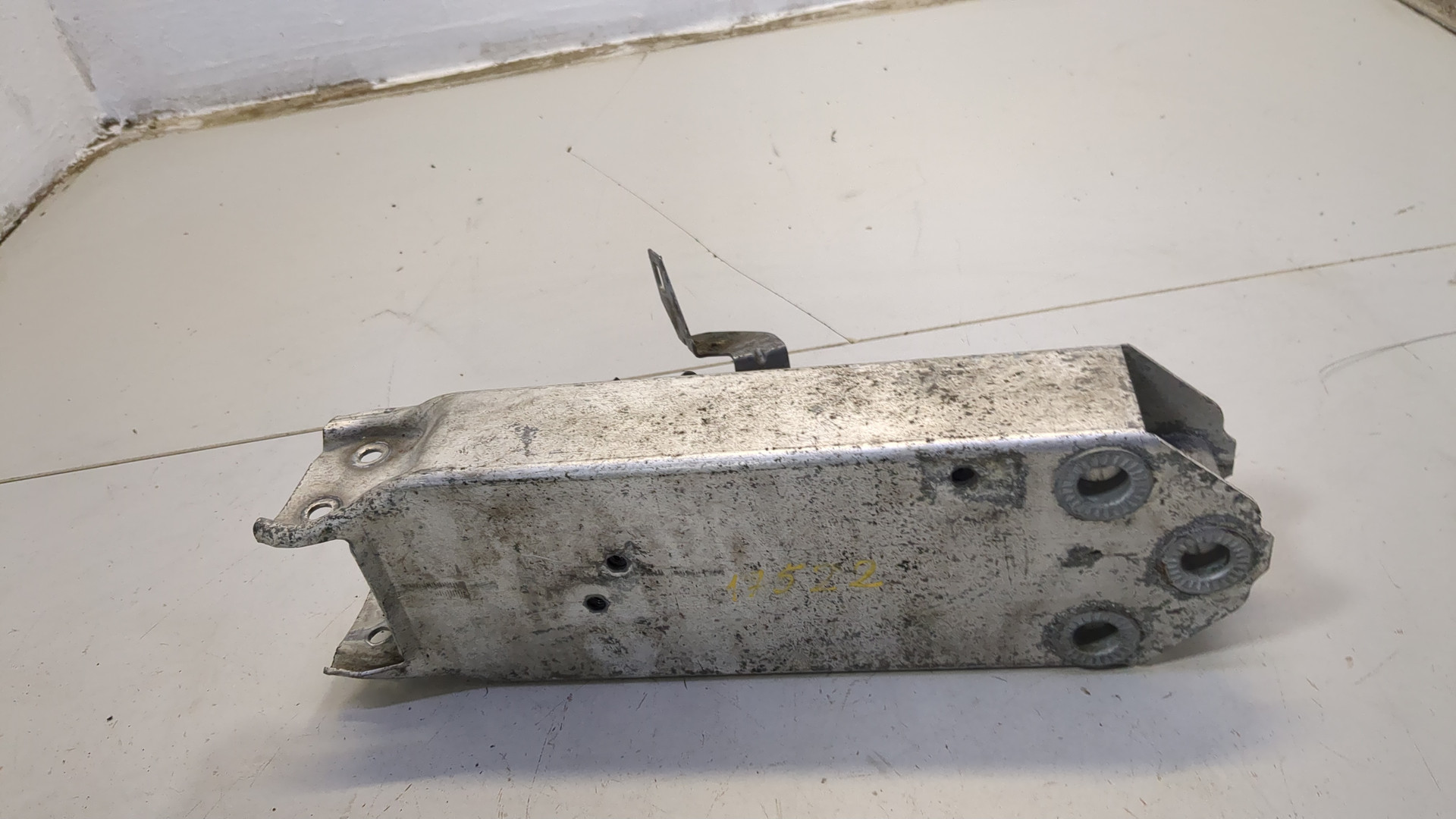 Кронштейн усилителя переднего бампера