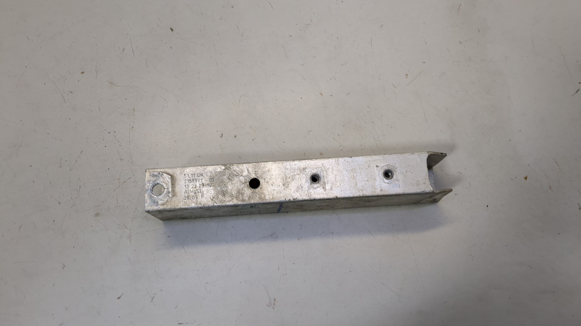 Кронштейн усилителя переднего бампера