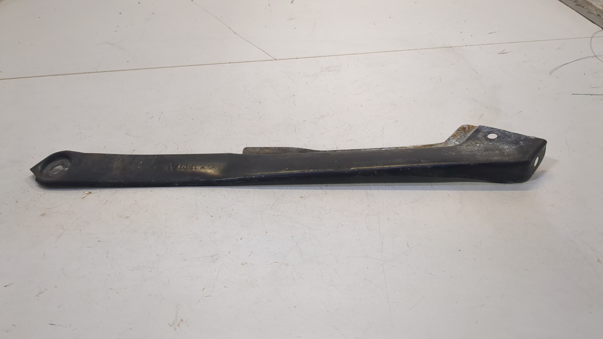 Кронштейн фар правый