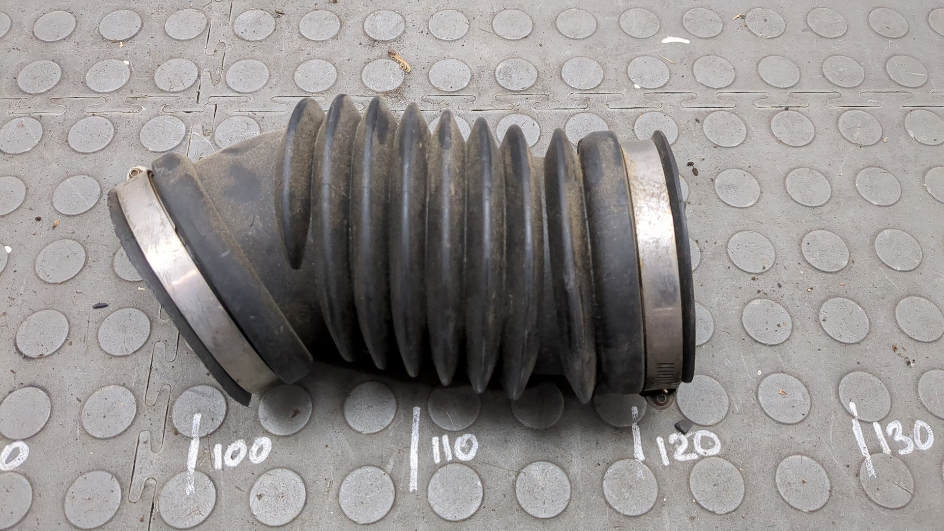 Патрубок воздушного фильтра