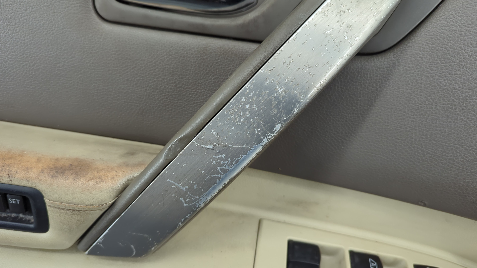 Дверь передняя левая