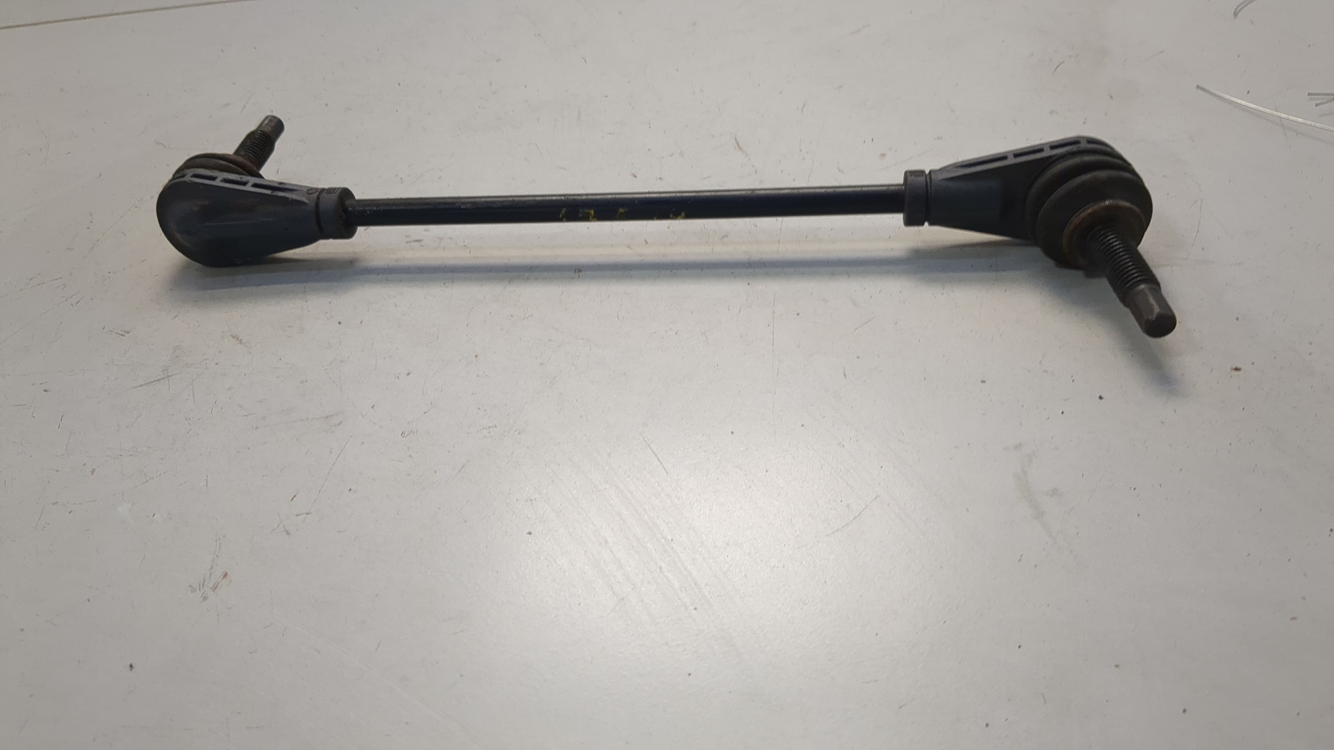 Рычаг передний