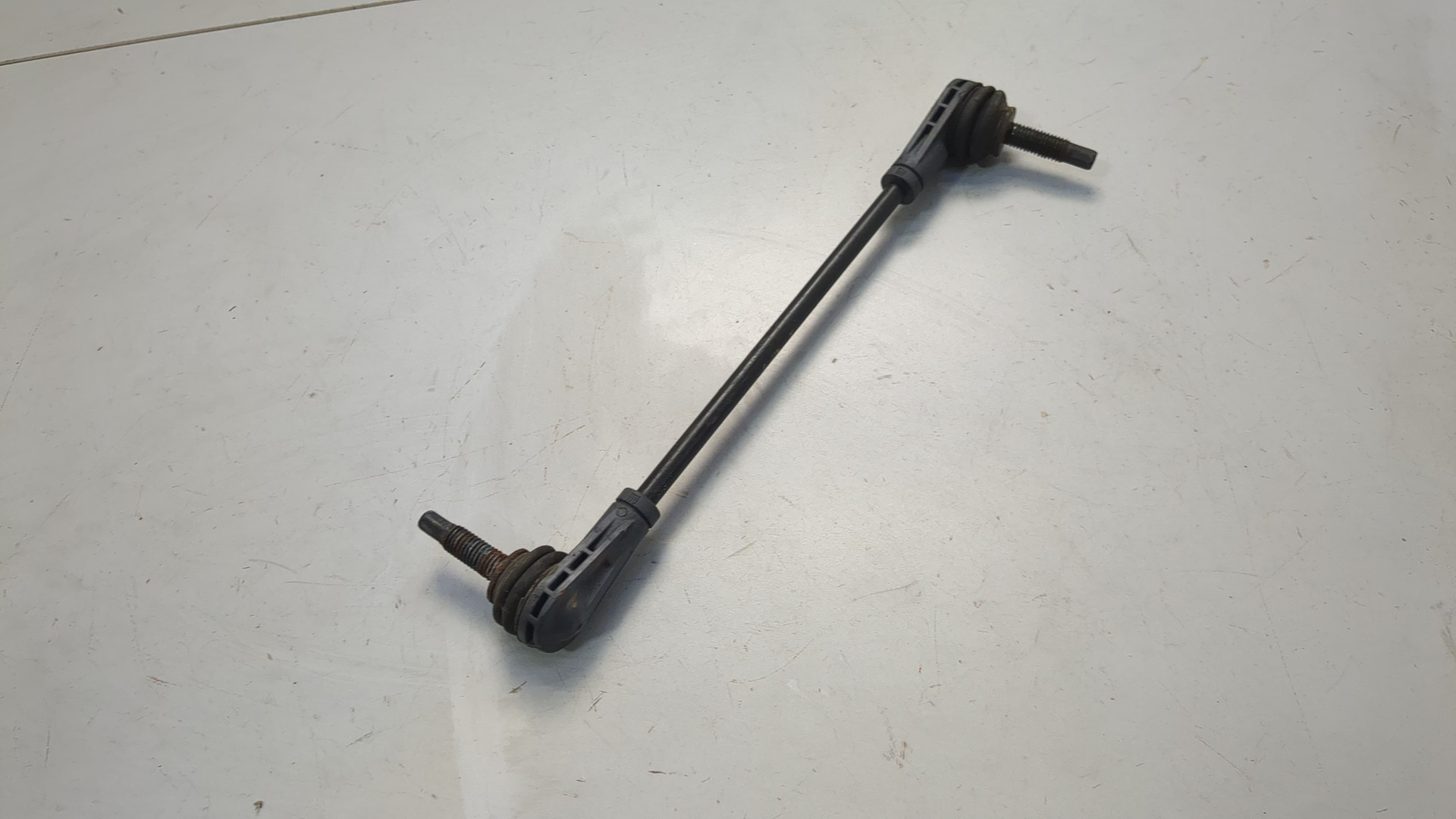 Рычаг передний