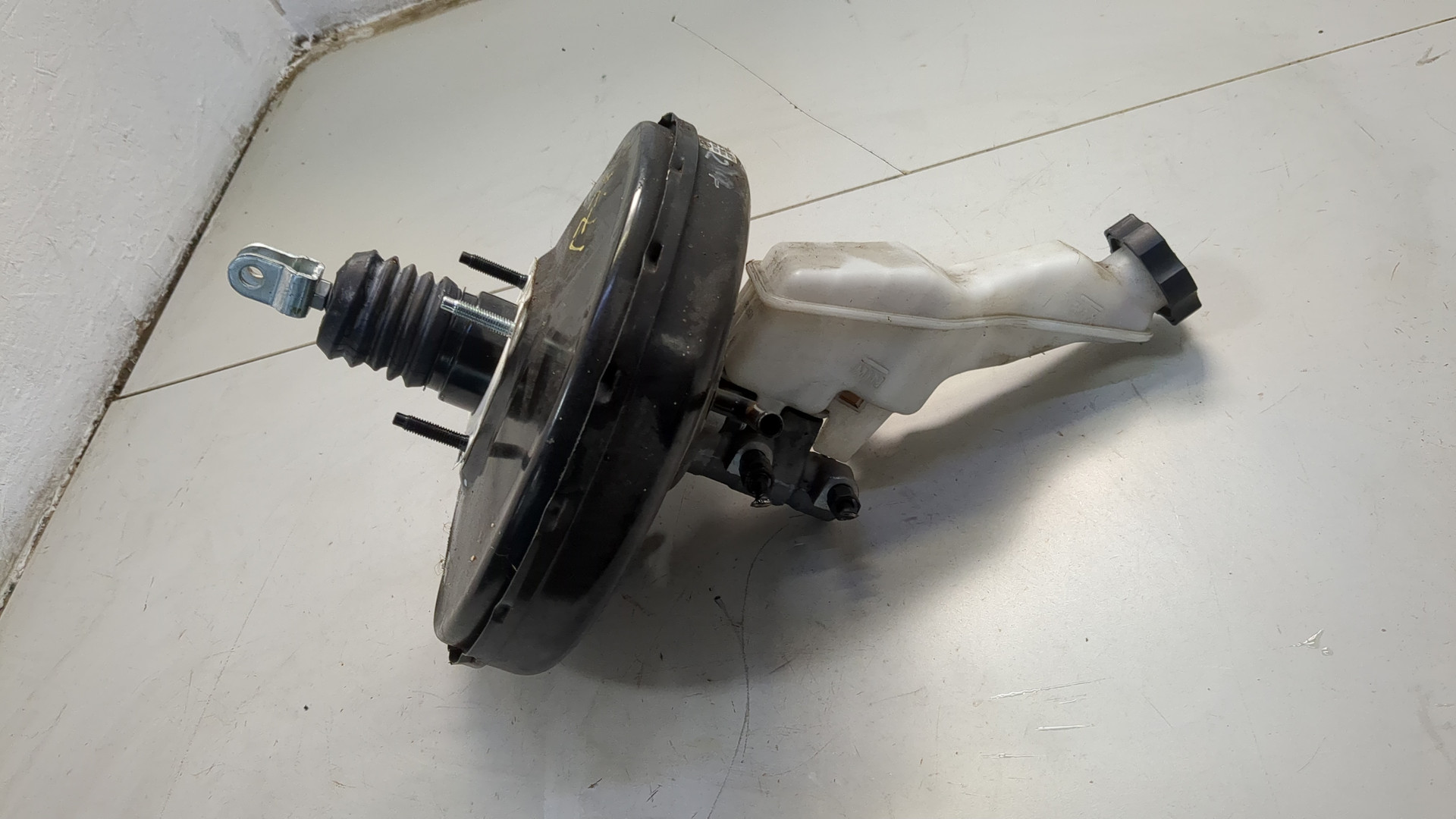 Цилиндр тормозной главный