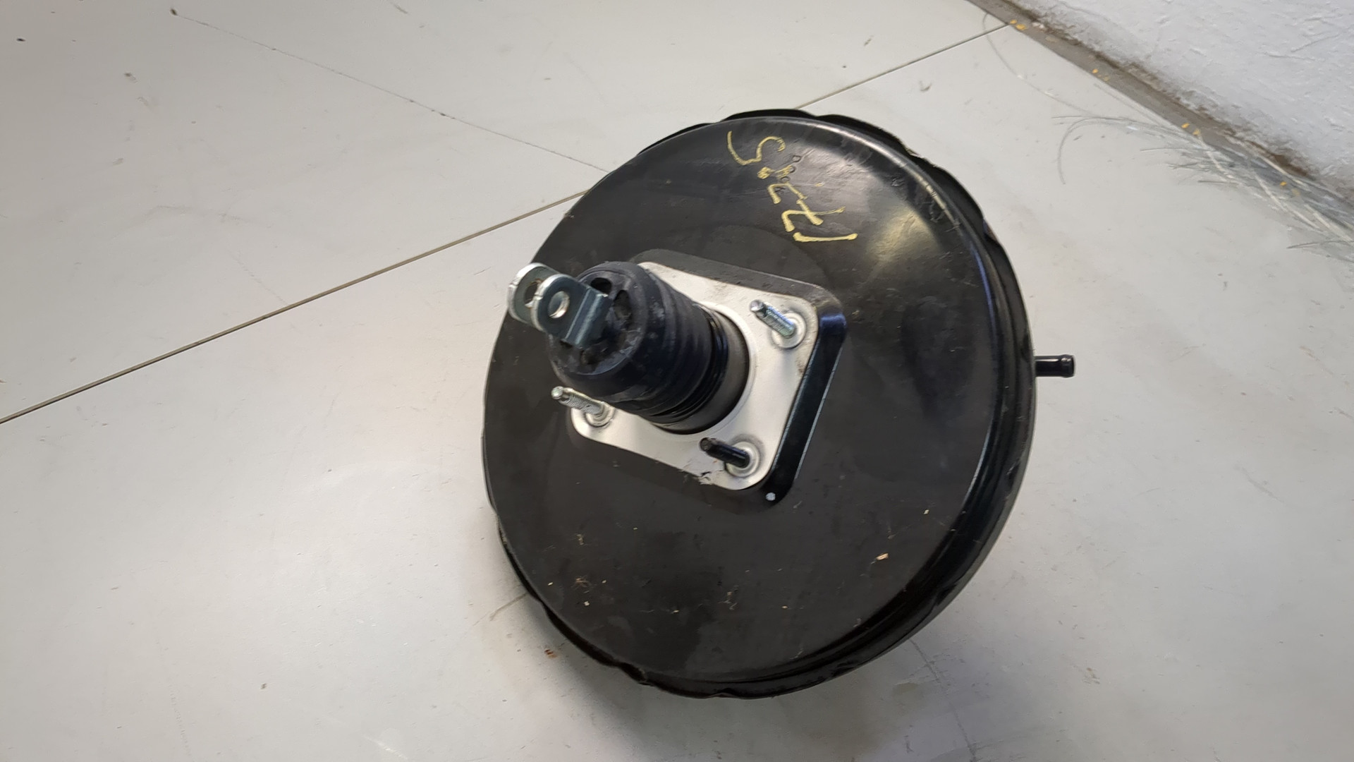 Цилиндр тормозной главный