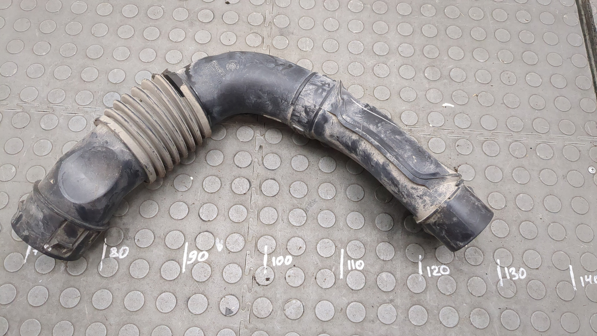 Патрубок воздушного фильтра