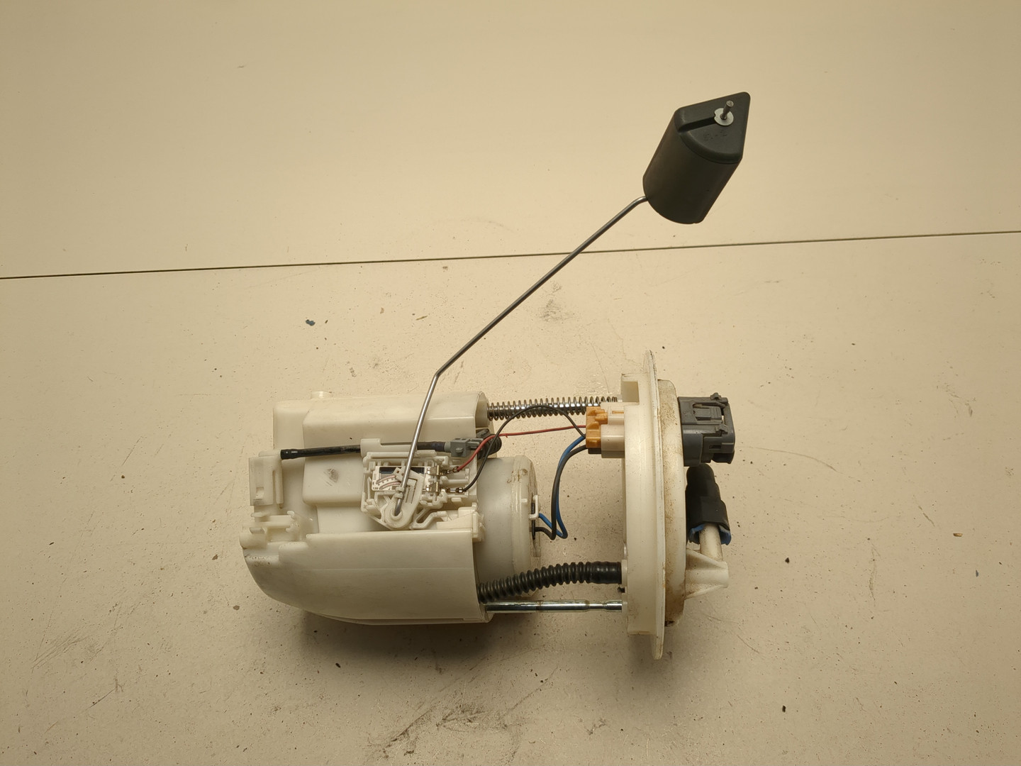 Насос топливный электрический