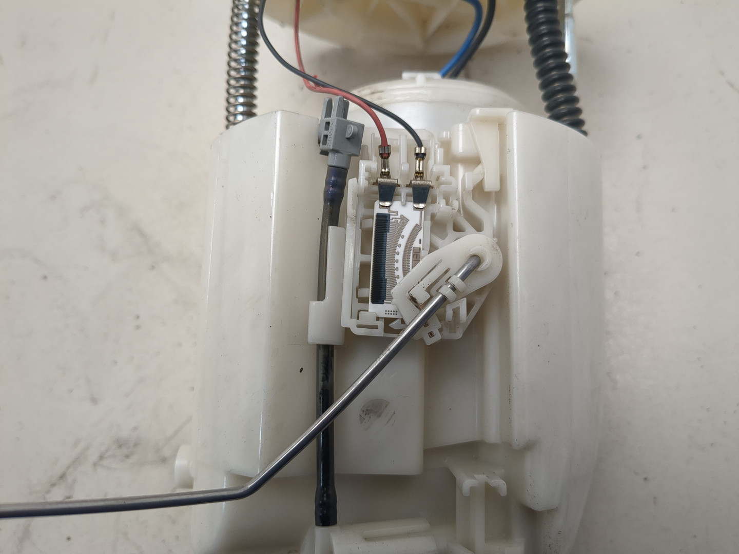 Насос топливный электрический