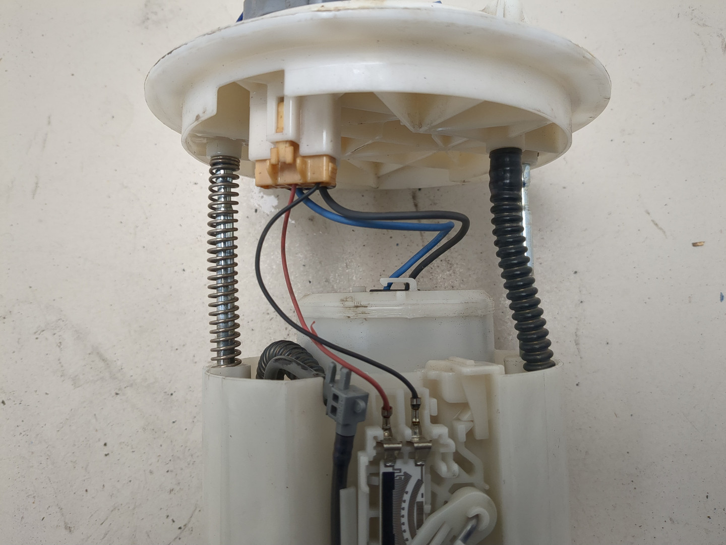 Насос топливный электрический