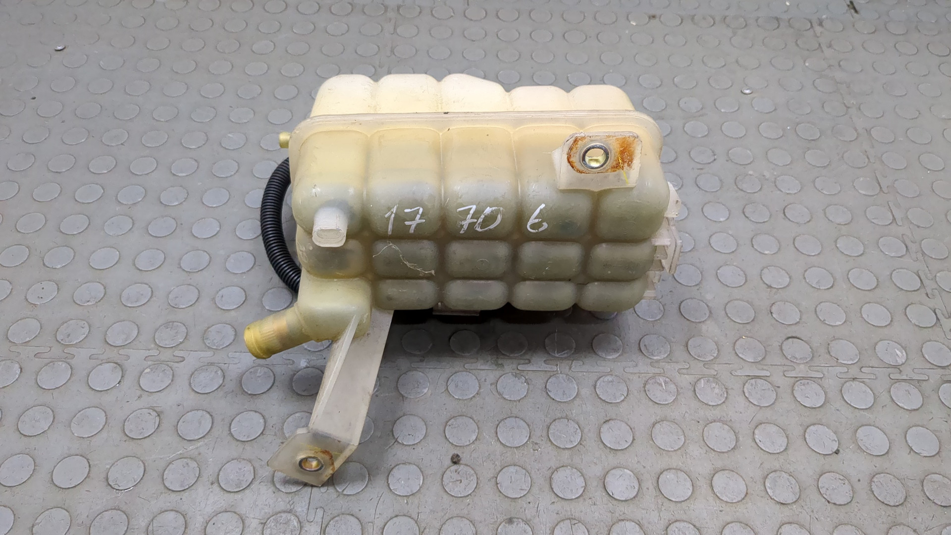 Бачок расширительный